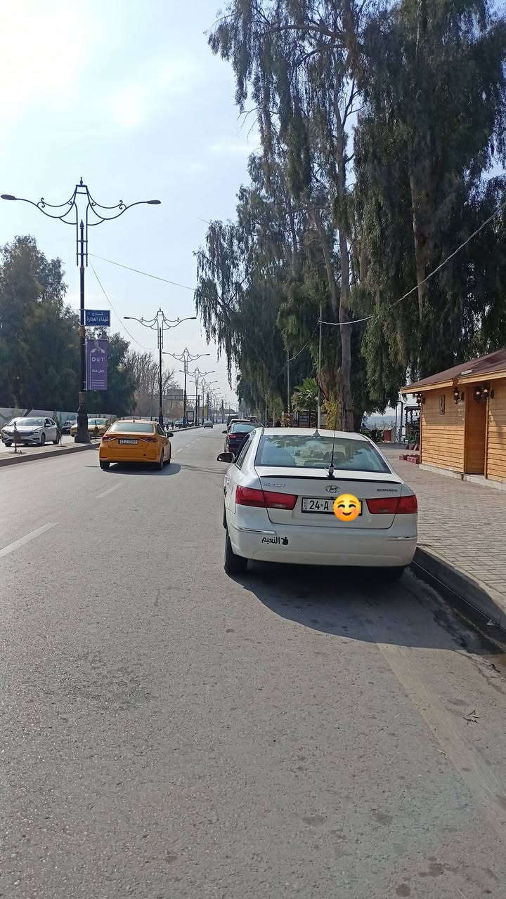 السلام عليكم
سوناتا 2010
امريكي ..
محرك 2400.. 
كيرتوماتيك .. 
رقم دهوك انگليزي ..
شرط التحويل ..
نظافه فول .. 
سعر120$  وبيها مجال.
الاتصال   ‍***********
