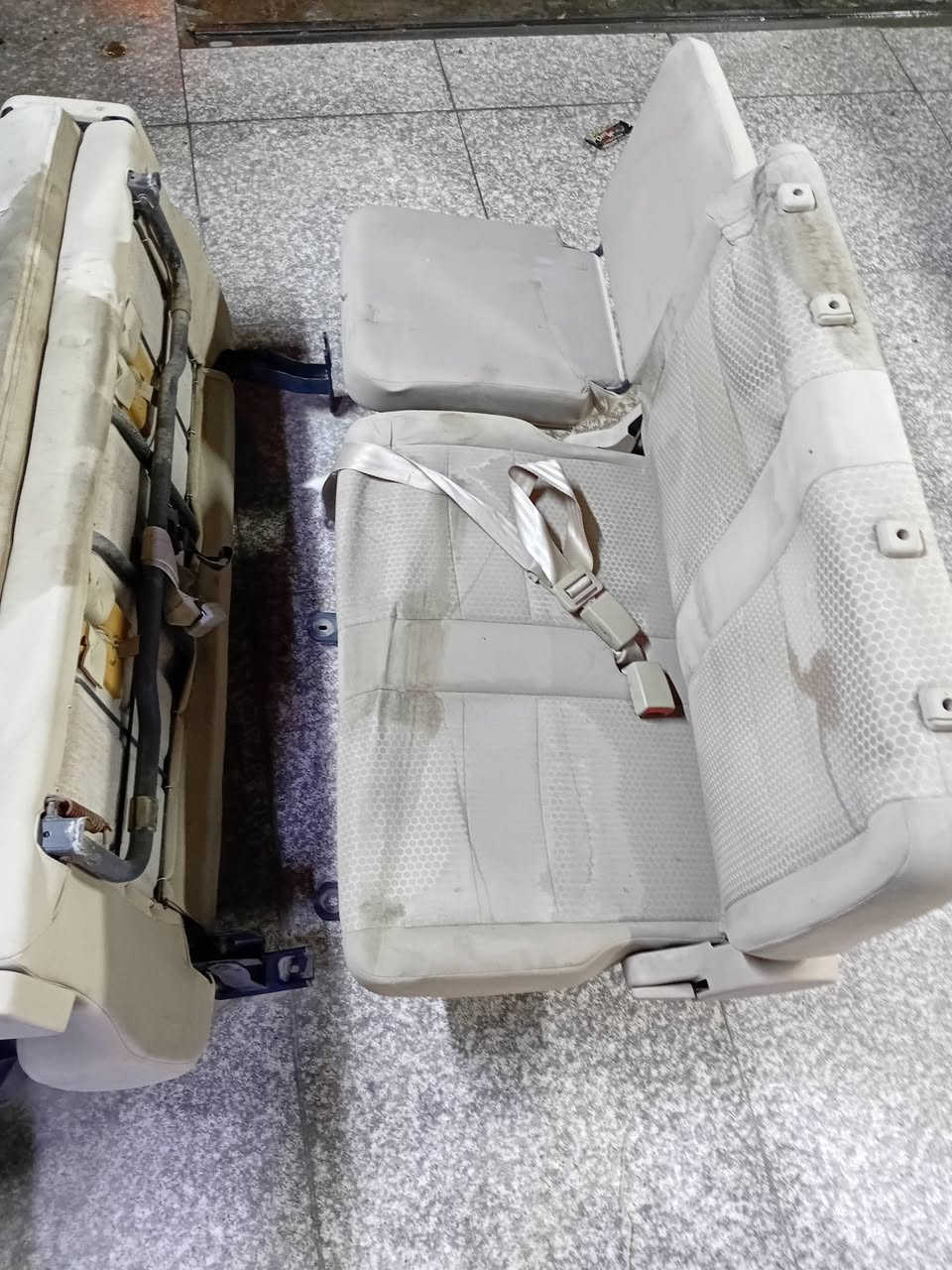 للبيع كشنات فاو خفشة عدة السايق والصدر
٢ قلاب 
١خلفي
مكاني الغزالية
صاحب الكشنات 
***********
