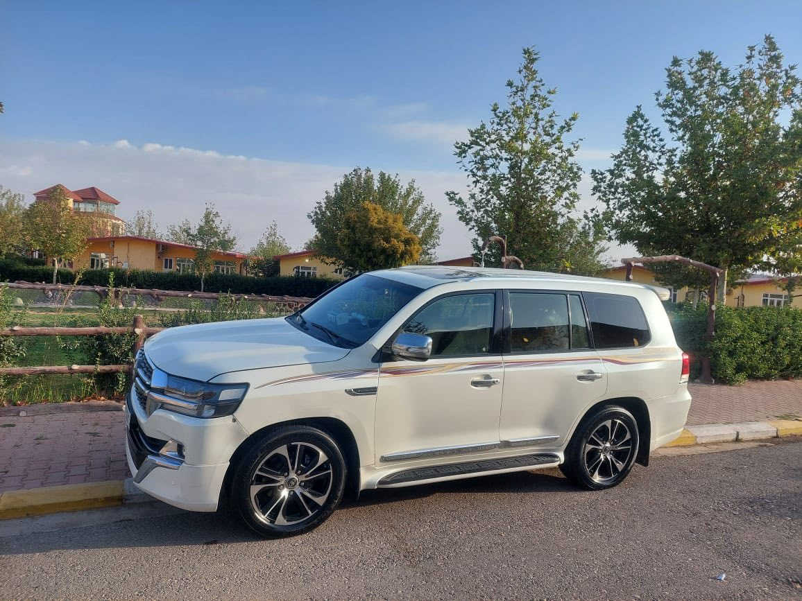 سلام عليكم اخوان لاندكروز ٢٠١٣ محدثه ٢٠٢١ السيارة بسمي مصبوغه صبغ عام مكفول من الشاصي ومن الحداديه ومن المحرك السيارة بريميه وخير من الله السيارة السعر بلاش بلاش 
(٢٦٠ورقه ) مكان كربلا *********** ( ***********)
