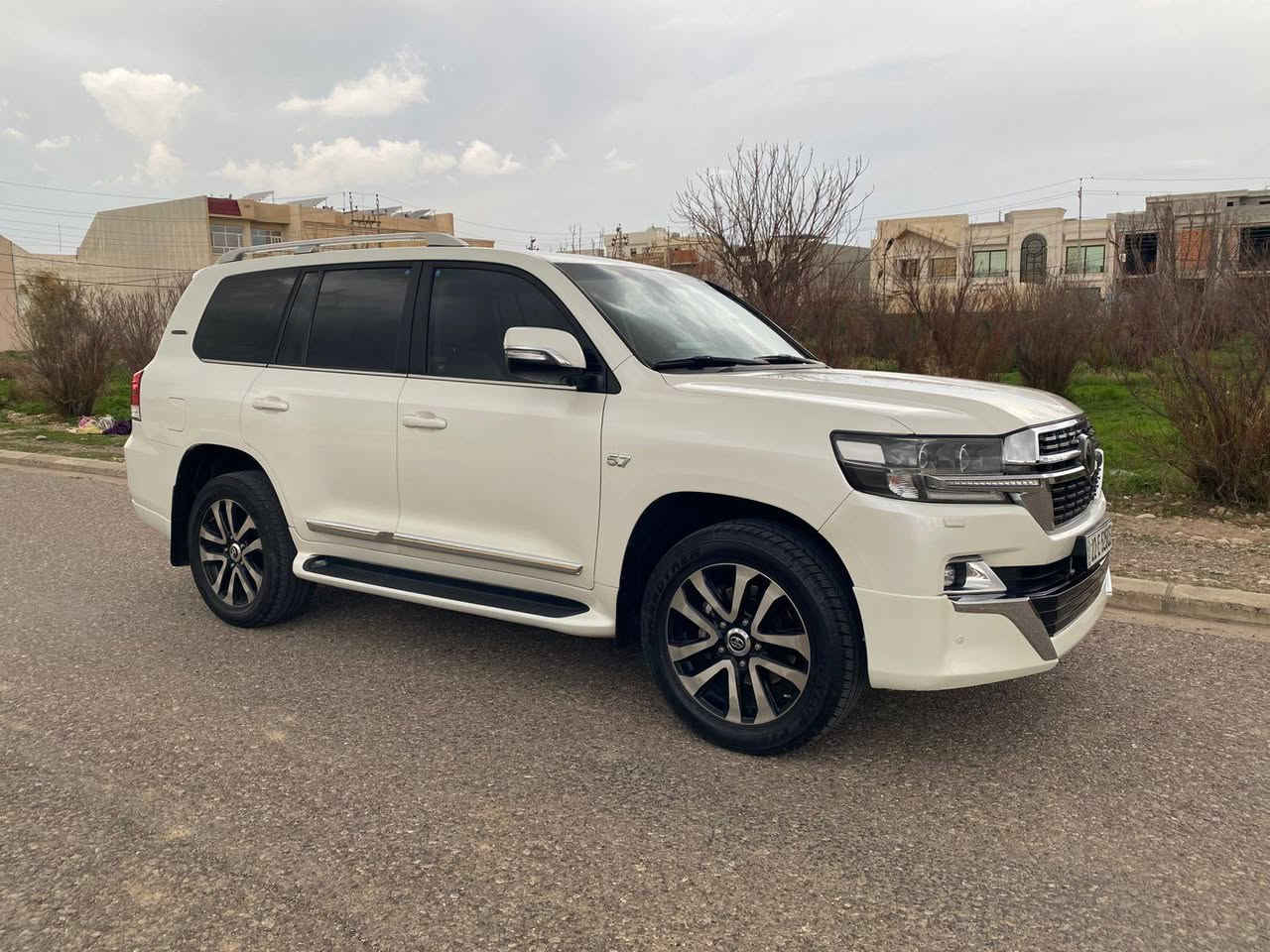 Land cruiser 2017  VX.R
وەنەوشە مواسەفات لێکزز
گێچو گێرو مەکینەی لێکززە  
2 جێ ساردەکوتە  
گێرو مەکینەی بەشەرتە نەکرایتەوە 
کتابی جام ڕەشی هەیە
115هەزار رۆییە أربيل, العراق


**إذا كنت صاحب هذا الإعلان وتريد حذفه لأي سبب، رجاءا أرسل رسالة إلى الدعم الفني**