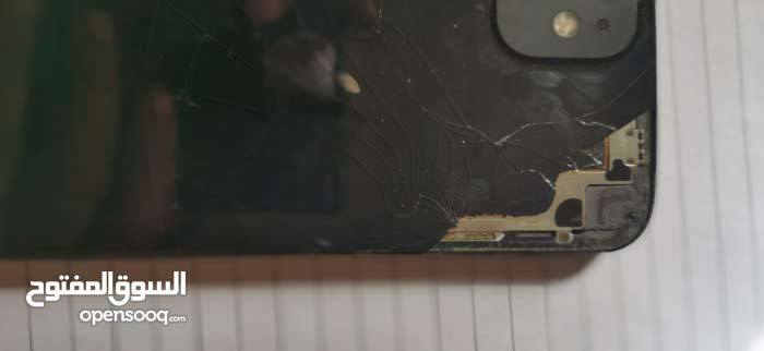 ايفون  12 عادي  الذاكرة 64 الجهاز نظيف من كل شيء فقط الظهر بيه كسر اي قطعة منه مشيولة كما موضح بالصورة البطارية 95 اي شيء ما مستبدل بيه  الفيس ايدي شغال السعر 200 بغداد الكاظمية


**إذا كنت صاحب هذا الإعلان وتريد حذفه لأي سبب، رجاءا أرسل رسالة إلى الدعم الفني**