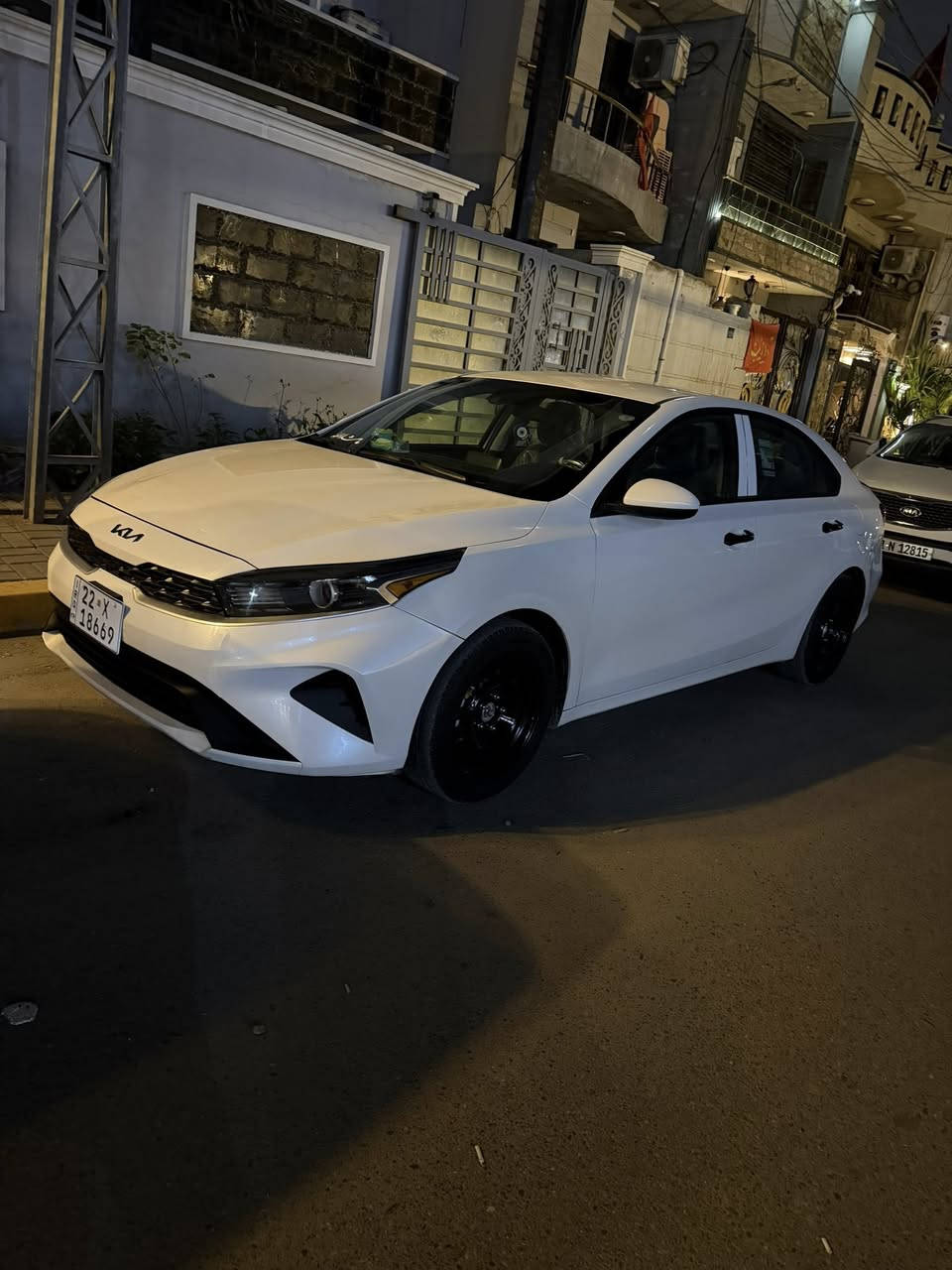 سلام عليكم فورتي 23نص فول محرك 2000 دوش سياره كلين 
بدون حادث  سعر 163
مكان سياره بغداد حي لعدل 
رقم لهاتف ***********
سياره كل نقص مابيها
