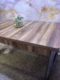 ميز طعام • حجم كبير • مستعجل