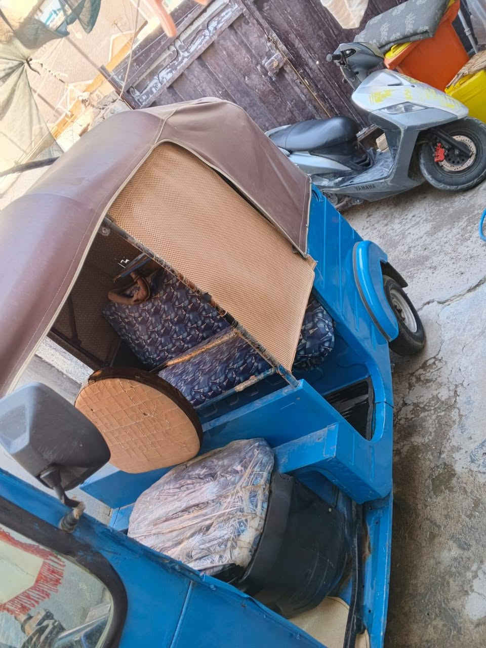 سلا عليكم من رخصت الادمن تكتك لبيع موديل 2018 بدون رقم أوراق كاملة تكتك حلوة ونصبة امرتبة عاوزهة بس تشفيت بوشة وبستم خراض المحرك كاملة مبي نقص برغي اني فتحتة بيدي ومعندي افلوس اكملهة عارضهة 5500 وبيهة مجال رقم الهاتف ***********

