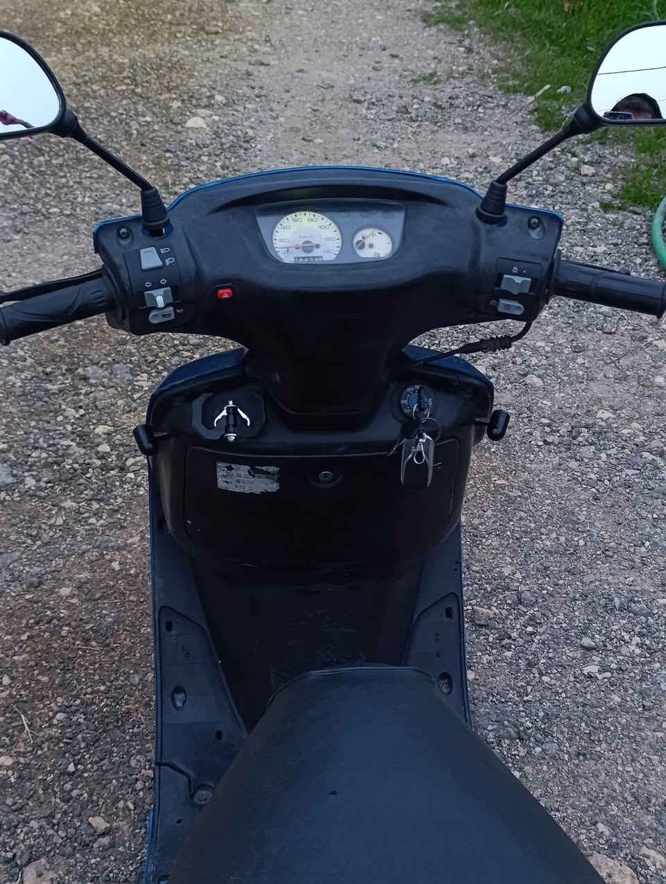 دراجه فراشه نثيه للبيع دراجه حلوه ونضيفه كلشي ماعايزه المكان طريق الصلاحيه ***********
