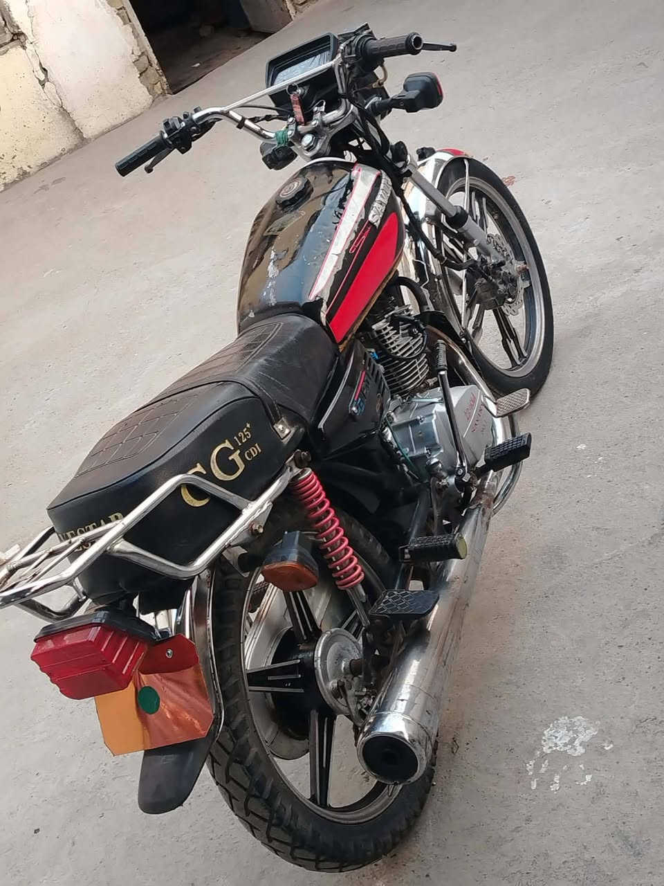 سلام عليكم دراجه سيفان للبيع موديل 21 دراجه كامله ما ابي اي نواقص دراجه حلوه محرك ما مفتوح بيها 6 اوراق اصوليه دراجه خير من الله حلوه كل شي ما بيها السعر خاص ديال بعقوبه هذا رقمي***********
