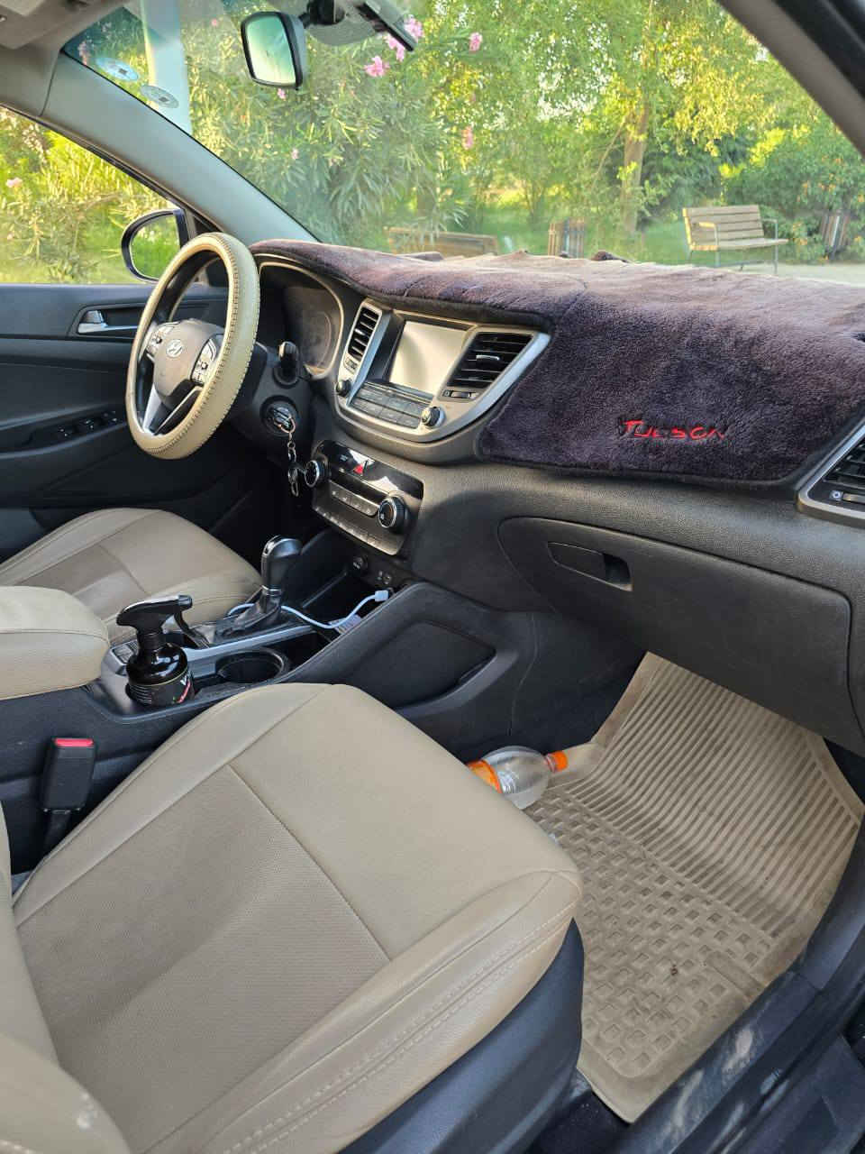 للبيع ..نقد بدون اقساط بسعر158$..
توسان  لون اسود 
 مواصفاتvip 
 تبريد قطعتين …
مودات قياده 🛑
مانع انزلاق ❗
دفع رباعي 🚘
مري حساس 
تحكم شاشه 
للايت لد
كشنات تدفئه 
استيرن تدفئه 
محرك 2000 GDi ممفتوح وضع شركه بدون عيب
كير اوتوماتيك  بدون عيب

تحكم ستيرن

حساسات خلفيه
بروجكترات
4دسك وABS
نظام ايكو
نضام اسبورت 
سياره جديده ونصبه فول وترتيب ونظافه 
( محرك/كير/تبريد/تدفئه/كهربائيات/صدر ) كلها توب متحتاج اي مصرف 

🔺السياره بيها صبغ بس راس البنيد  مكفول بدون دواخل ايبرباك استيرن فقط طاك راجع سستم❗

🚦رقم أربيل 22 دولي  /سنويه جديده لل2028/شرط التحويل 

🎗️مكان تكريت 
ه‍ـ***********
