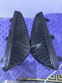 زعانف دعامية امامية للبيع اصلي مال سيارة  نيسان سنترا يرهم على 24 25 ل...