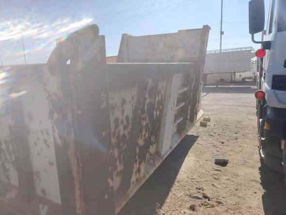 سلام عليكم للبيع بدي مال فالفو بلديات طوله 4.. 60 سانتيم للستفسار اتصل على الرقم ***********
