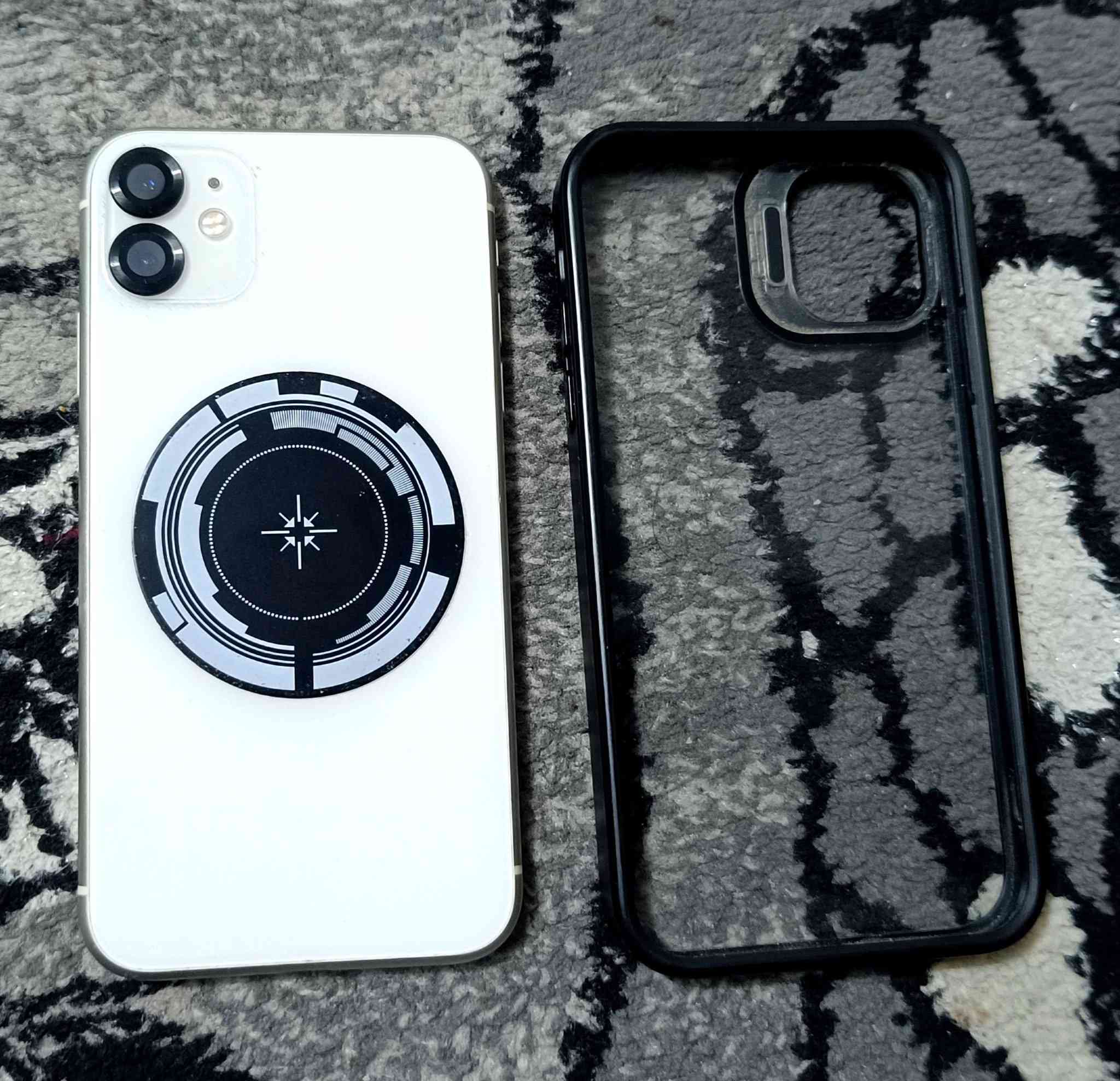 ايفون ١١عادي -ذاكره ١٢٨-بطاريه ٨٣
تحديث اخر اصدار 
كلشي بلادي مكفول نضافه وكامره فول شرط الفحص 
اشراي تعال خاص او اتصل ((( ***********)))
