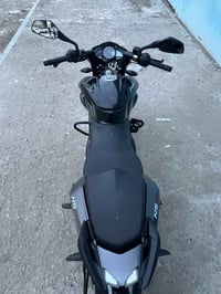 بولسر NS200 دراجه مكفولة مرقم 11بغداد ماشية 11 الف السعر 24  ورقة مكان...