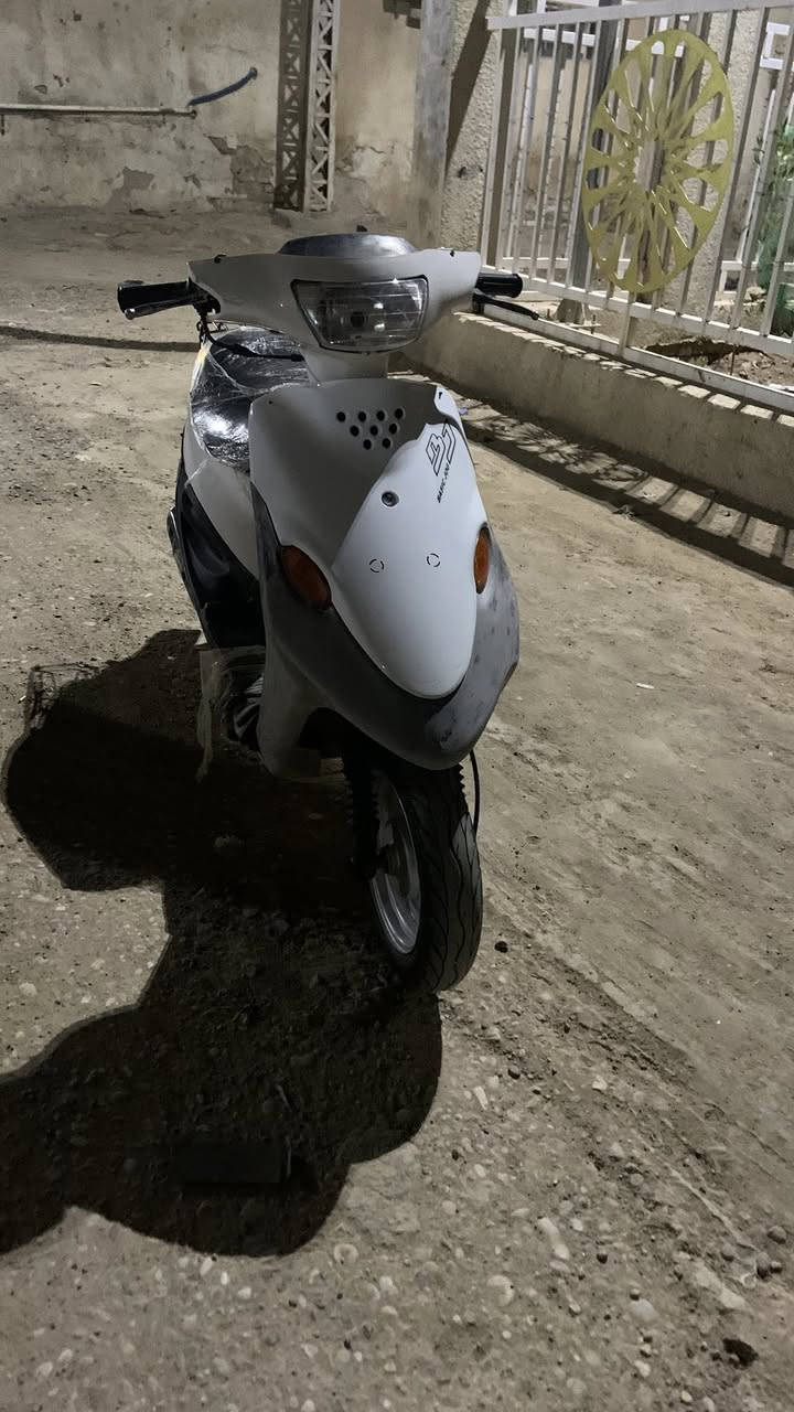 السلام عليكم دراجه يوماهةًتسع ازروف للبيع مامفتوحةًدراجةًحلوًنضيفةًشلعةًمعدل السعر400وبيهةًمجال الرقم ***********
