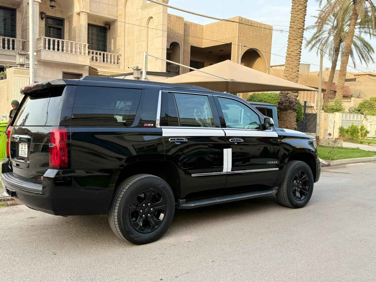 السلام عليكم تاهو مديل 2017 دخول جديد بسمي 
تحويل مباشر حادث لسيارة مرفوق بل صور بيهة لجاملغ لمامي ولخلفي فقط بدون دواخل بدون يرباك فول موصفات بصمة فتحة كشن جلد 7 راكب كشن منفصل شاشات مري شفط جنطة كهربا قاصة 
مكينة 5300 ويل 18 لمرغوب كشن تتفة تبريد
سعر لسيارة 295$ وبيهة مجال مكان لسيارة
بغداد البلديات وهاذ رقمي ***********
