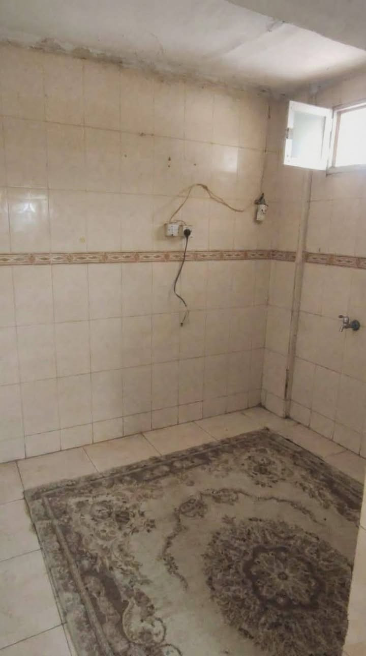 مشتمل للبيع دار السلام مساحه 67 ونص واجهه 7ونص نزال 9 قرب المدارس شارع العريض ***********
