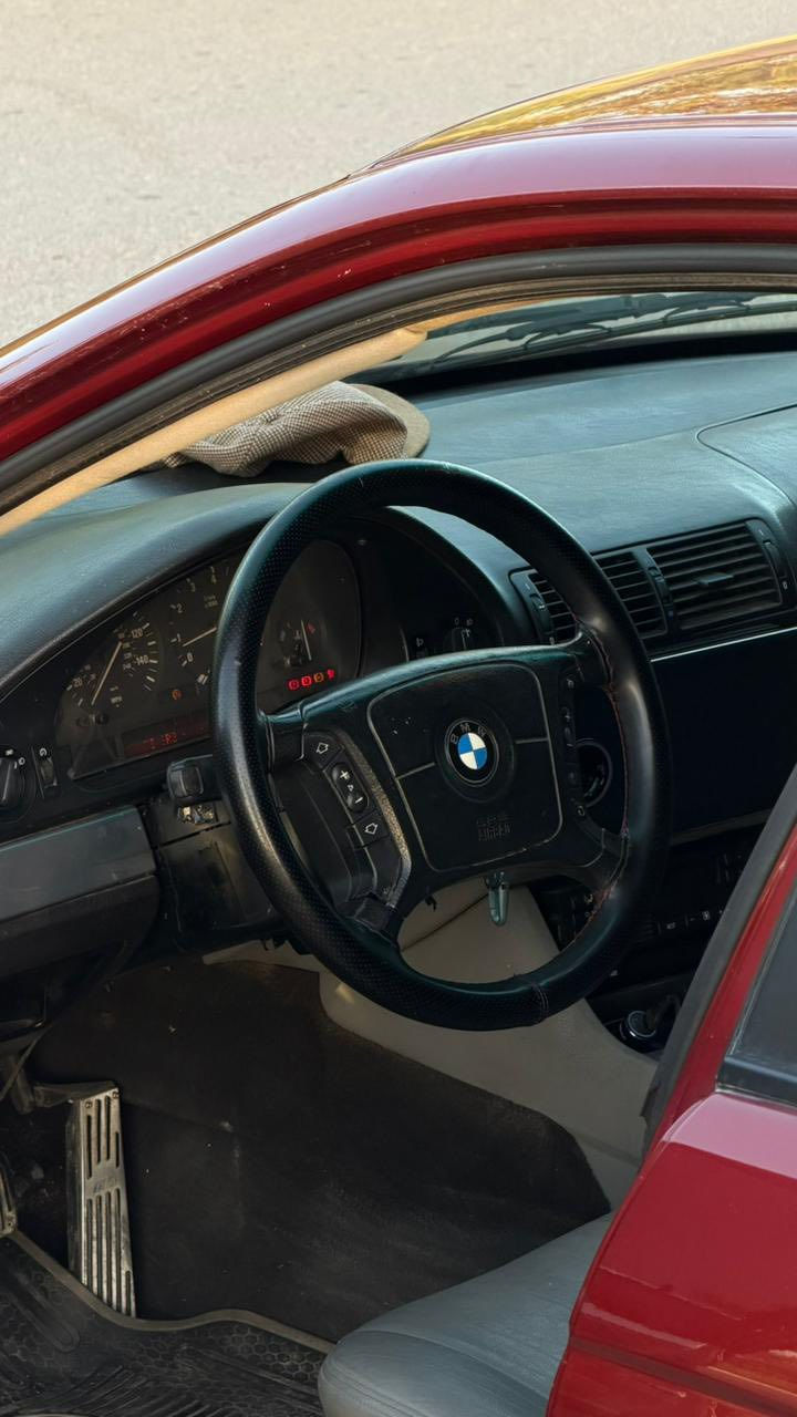 السلام عليكم
للبيع 

BMW  e39  528i 

بي ام صقر 

موديل 2000 

صبغ عام للجمالية اثر جراد 

كفالة : دواخل و شواصي لغود كص جفية گلبه اصوليات نقل جثة. 

رقم اربيل الدولي  شرط التحويل

كير محرك خير من الله 

حدادية ‎%‎75‎ 

 كامل Mكت 

تبريد ثلج شرط فقط بورد التحكمات واكف يريد تبديل 

ويالة البينا 

غرفه جديده ونظيفه شوف العين  

السعر المطلوب 80وبيه مجال 

مكان السياره صلاح الدين العلم 

للاستفسار الاتصال ***********
