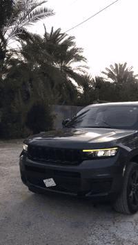 السلام عليكم 
للبيع جيب كراند شيروكي
وارد امريكي صور الحادث بالمنشور السيارة على ايدي
موديل 2024
اسمنتي 
رقم بغداد الجديد هزة وكلشي جديد
السيارة مواصفاتها 
كشنات كهرباء الامامي 
سلايد 
دخول ذكي
رادارات 
حساسات امامي خلفي
صندوك كهربائي
السيارة 7 راكب يعني مقاعد البنص vip
تدفأ كشنات 

مكان السيارة بغداد
سعر السيارة 
320
للتواصل 
0771 668 1572
***********
