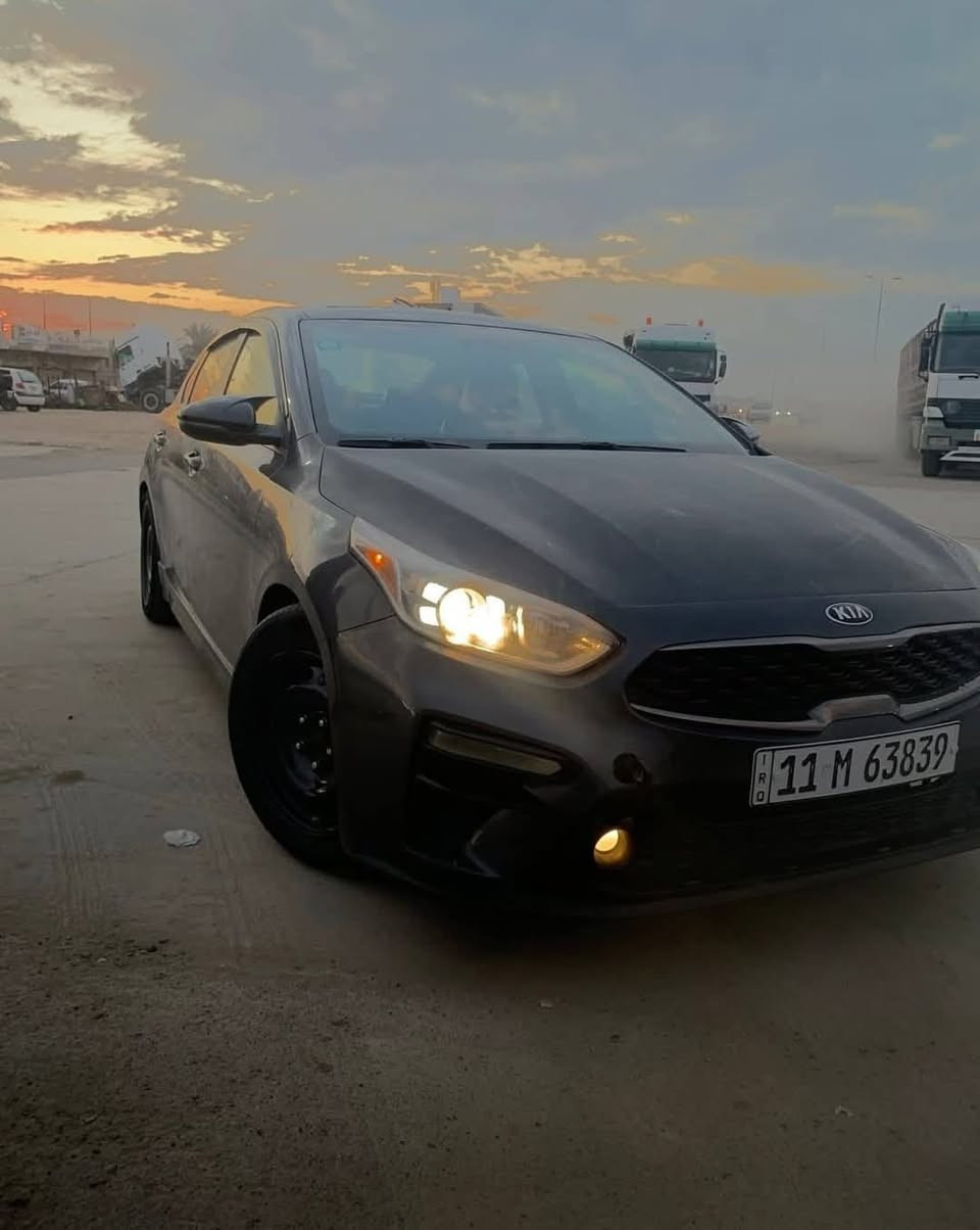 السلام عليكم كي فورتي مديل٢٠٢١محرك ١٦٠٠كير عادي
 بصمه تشغيل بصمات ابواب شاشه 
كبيره شاحن ويايرليس
تحديد مسار مانع نزلاغ 
جنطه ذكيه رادار بل مري 
سياره حلوه ماشيه ٩٣ الف
صدر خلفي امامي جديد تخم تاير جديد 
السعر ٩٤ وبيها مجال السياره بسمي ورقم دولي 
العنوان بغداد ابو غريب رقم الهاتف ***********
