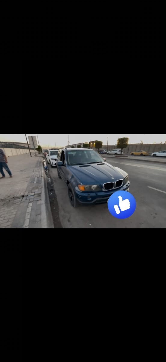 BMW x5 
موديل2001 محرك 44 8سلندر 
كير ومحرك بشرط تبريد ثلج كامل سياره جاهزه ترايك للبصره 
رقمها بغداد 
*********** رقمي 

السعر 78 ورقه وبيها مجال (سيارة متعوب عليها)سيارة بلادية وارد خليجي لا صبغ ولا ضربه
