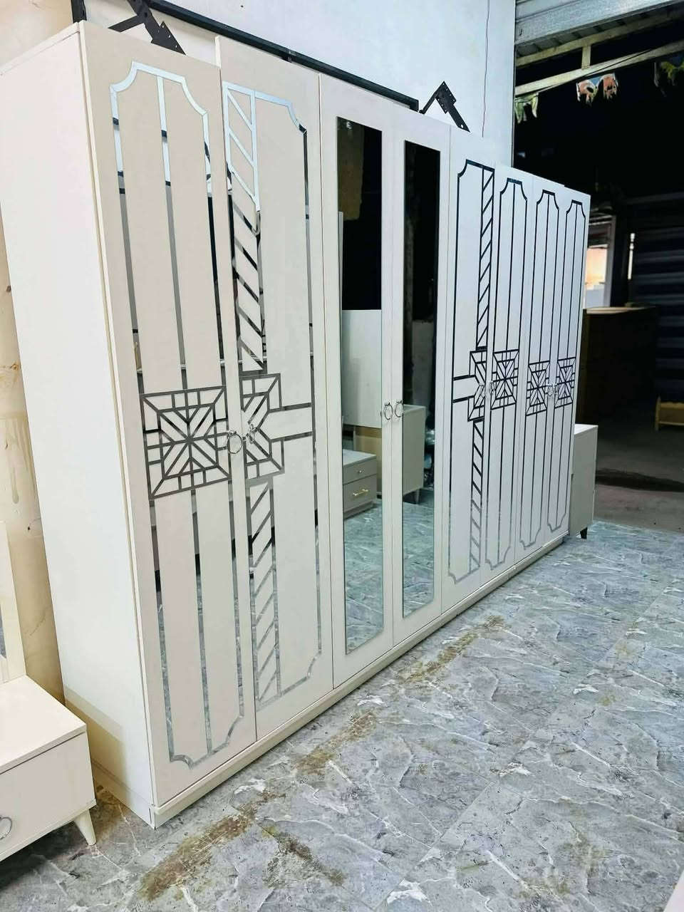 غرفة🇹🇷تركي  نضام حديث
10 قطع 
صبغ حراري ✨
ابواب 🚪🚪  برغي وجوي حديد
 كنتور منفصل
سرير مخزن جك 
شازلون مخزن  
نضافة 90٪💯
شد ونقل داخل بغداد مجاني محافظات بكروة 🚛


**إذا كنت صاحب هذا الإعلان وتريد حذفه لأي سبب، رجاءا أرسل رسالة إلى الدعم الفني**