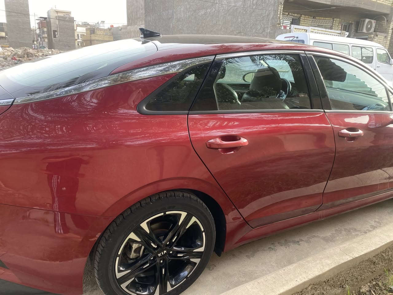 ٢١ K5 جيتي لاين فول للاخير 
مذكور كلشي بلمنشور كفاله عامه لغد شواصي دواخل 
سونر موجود والحادث هم ناشره السياره مال جني ماشاء الله نظيفه السعر ١٥٥ ماكو هيج سعر باسمي تحويل ثاني يوم مكاني الغزاليه بغداد *********** 
وكل الهلا بليجي
