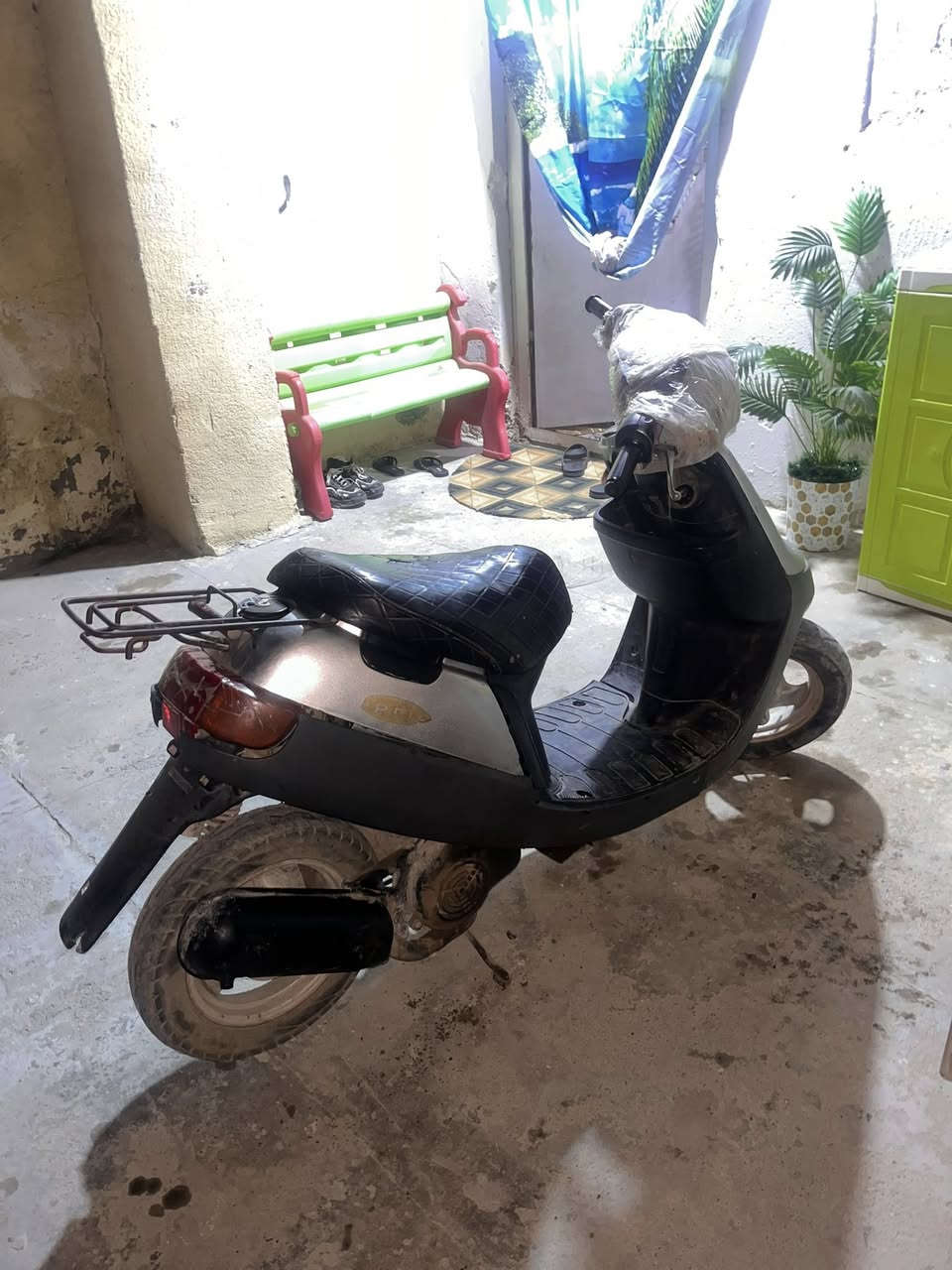 سلام عليكم دراجه منغولي ياماهه ٦٠ للبيع دراجه مكينه نضيفه ولا مره مفتوحه من ناحيت كهربايات بس لايت لوره مال لبريك يشتغل ولهورن كلجات معدل شلعه كله فول تجي وتشوف السعر 325 عنواني البصره الموفقيه شارع الدنك قرب دائرة الكهرباء رقم  ***********
