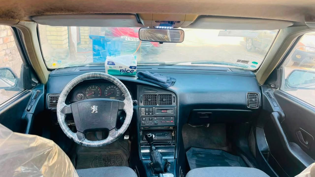 السلام عليكم بيجو روا للبيع سياره حلوه وبلاديه بدون صبخ مكينه بيهاا تبخير السعر 25 وبيهاا مجال الاستفسار *********** مكان بغداد
