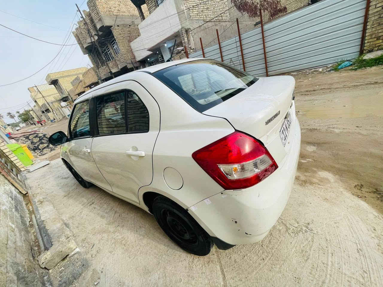 للبيع السعر 70 ورقه 
اتصال ***********
سوزاكي سويفت موديل 2017
مكينه مجفته جديد وكير خير من الله 
سياره بلاديه مابيه اي صبغ صدر  فوك نص عمر مكينه 1200 كهربائيات كله شغاله تايرات فوك نص عمر دخم دسكات وبنزاد جديد
المكان بغداد الزعفرانية بغداد, العراق
