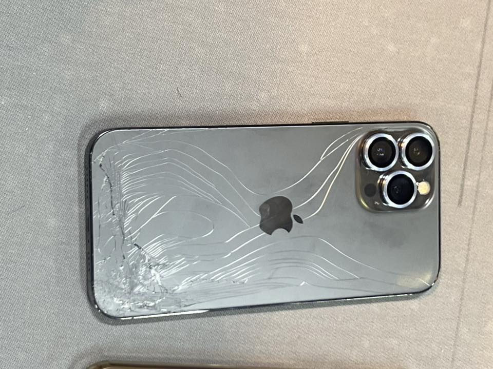 سلام عليكم آيفون ١٣ بروماكس مكفول عدا الضهر  لبيع أو مراوس ١٤/١٥ مكاني سماوه رميثه ***********
