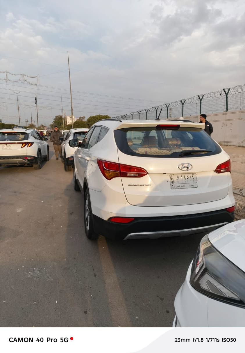 السلام عليكم سنتافي خليجي موديل 2013السياره نضيفه بمعنى الكلمه فقط باب الصدر بي صبغ وباب السايف بارد كد شبر جوه الامرايه 7 راكب ‭ 
تبريد قطعتين مكاني بغداد البلديات 

‭0772 281 0226‬
