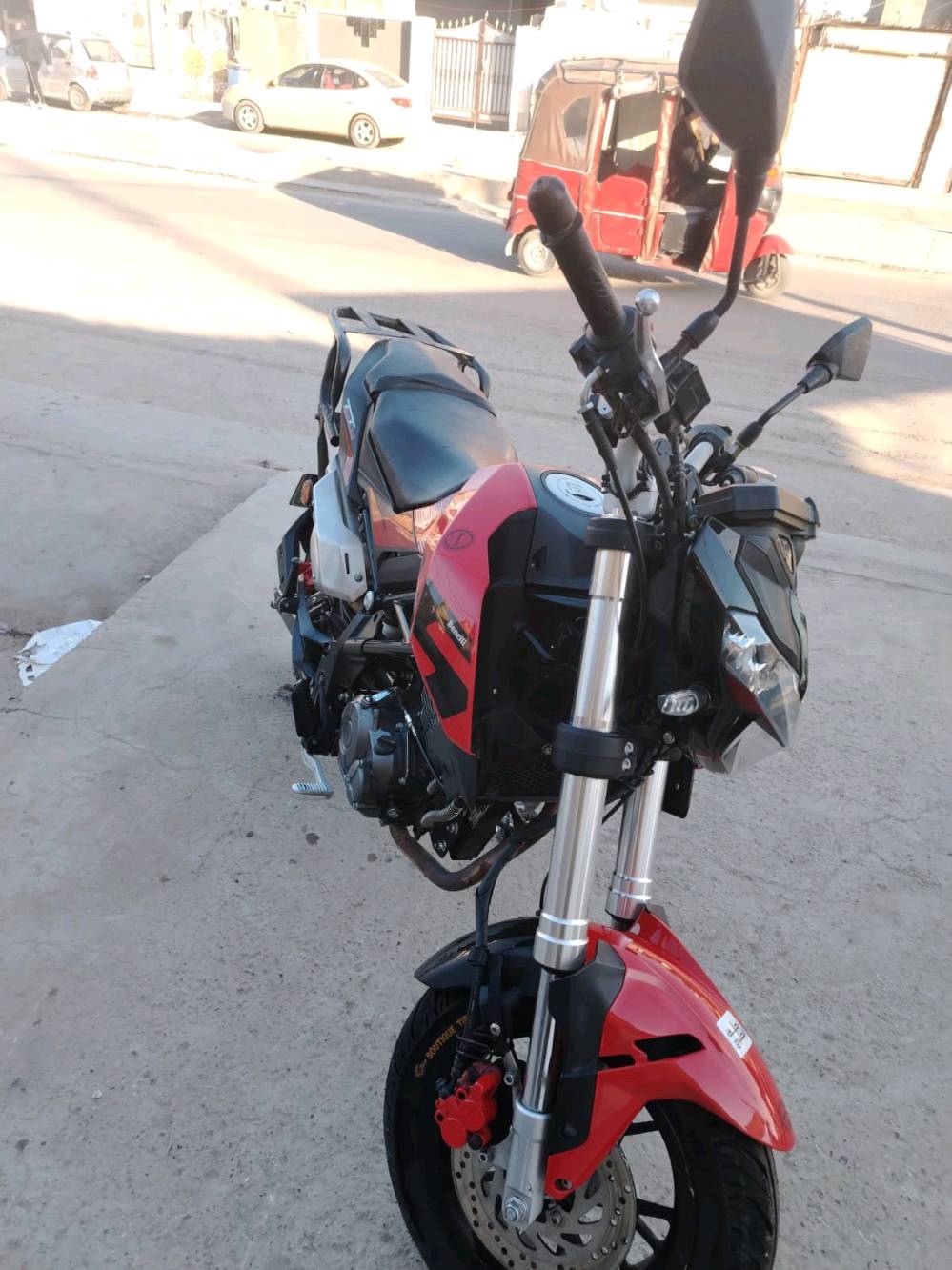 سلام عليكم دراجه بنلي135 موديل2022 نازله ب2023 رقم بغداد تحويل مباشر  ماشية 14  الدراجه ممفتوحه  تايرات زوج جديد وياها سيباية وصندوك قماش عنواني بغداد حي اور ***********