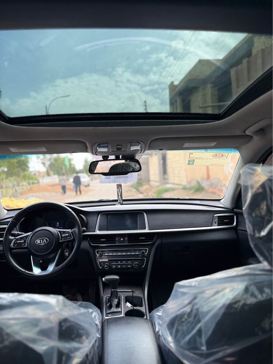 كيا اوبتيما وراد امريكي 2019 رقم بغداد تحويل ثاني يوم فول مواصفات كشن كهرباء بانوراما 3 وضعيات قياده اشاير بالمرايه 
حساس امامي حساس خلفي كاميرا دواره السياره جاهزه الاخير حبايه مابيها نقص مكينه وكير وحداديه وتخم تاير كفاله ماشيه 80 الف 
السعر 127 وبيها مجال بسيط حك جيه
مكاني ذي قار قلعه سكر 
التواصل والاستفسار 
*********** الحنينية, الجنوبية
