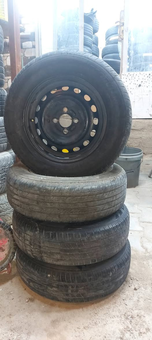 تخم ويل وتاير حجم ١٤ سعر ١٥٠ تايرات ويالة جدد  ***********
