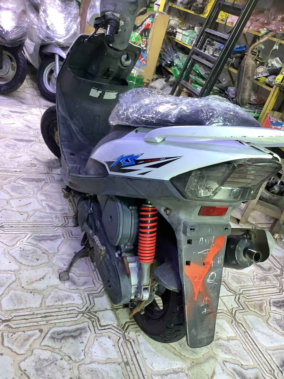 مكلف بل نشر رقم صاحب دراجة (***********)
ماكس عدلة ما مبدل بيه شي سعره مناسب مكان 
الدراجة سماوة
