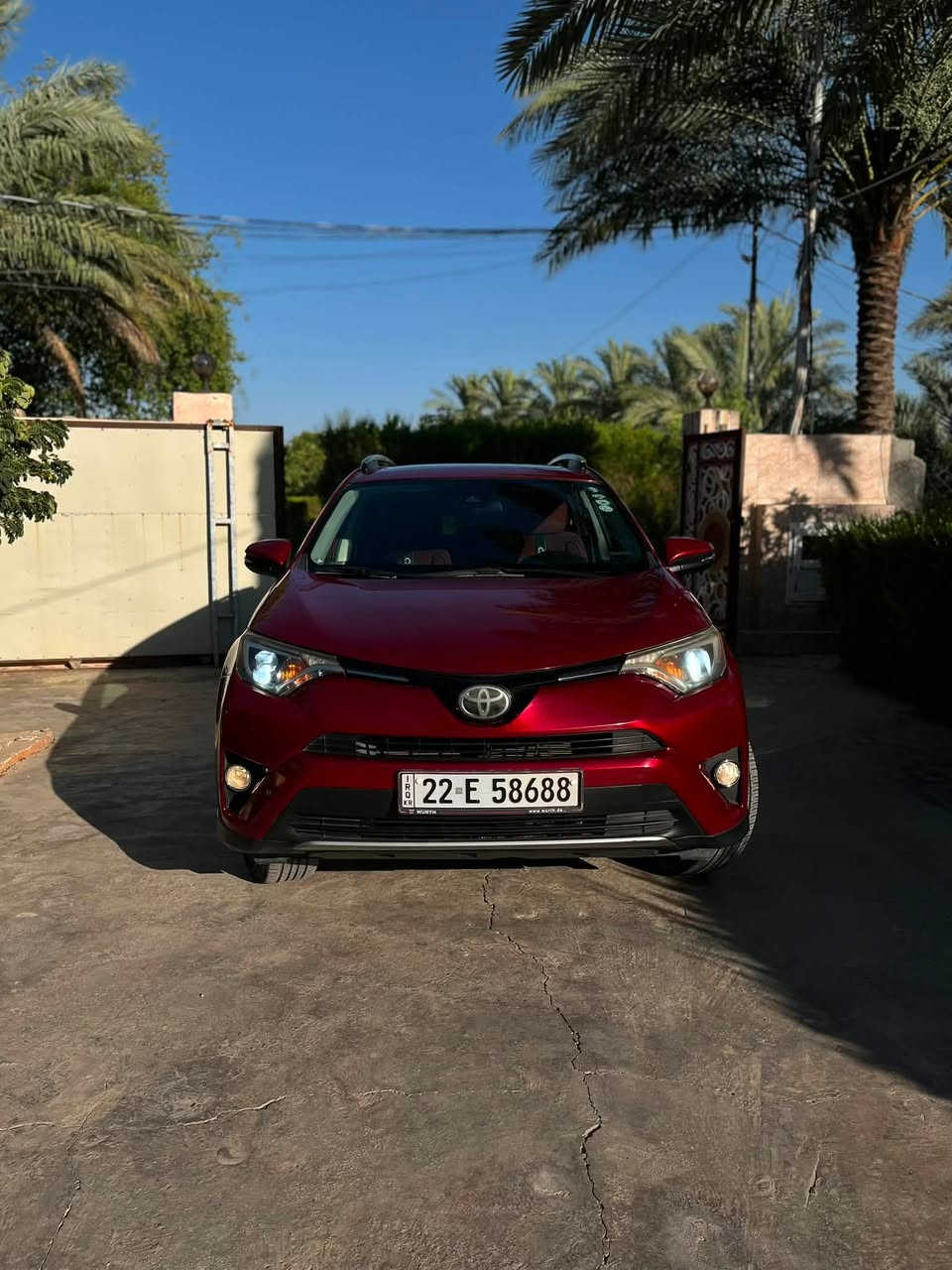 السلام عليكم 
للبيع: تويوتا راف فور (Toyota RAV4) موديل 2018
وارد امريكي XLE لون ماروني
محرك 2.5 
رقم اربيل
ماشية 66 الف km
المواصفات 
بصمة تشغيل 
دخول ذكي 
فتحة سقف 
رادار الحفاظ ع المسار
رادار مانع اصطدام 
رادار النقطة العمياء 
رادار تنبيه المرور الخلفي 
صندوق كهرباء 
تحكمات استيرن
ضررها بأمريكا فقط اسفل البگ لايت الايمن وشوية من الهلال صور الحادث موجودة بالمنشور
السيارة كاملة وجاهزة من كل النواحي 
السعر المطلوب (17,000$) وبيها مجال 
للاستفسار اكثر الاتصال على الرقم 
***********
