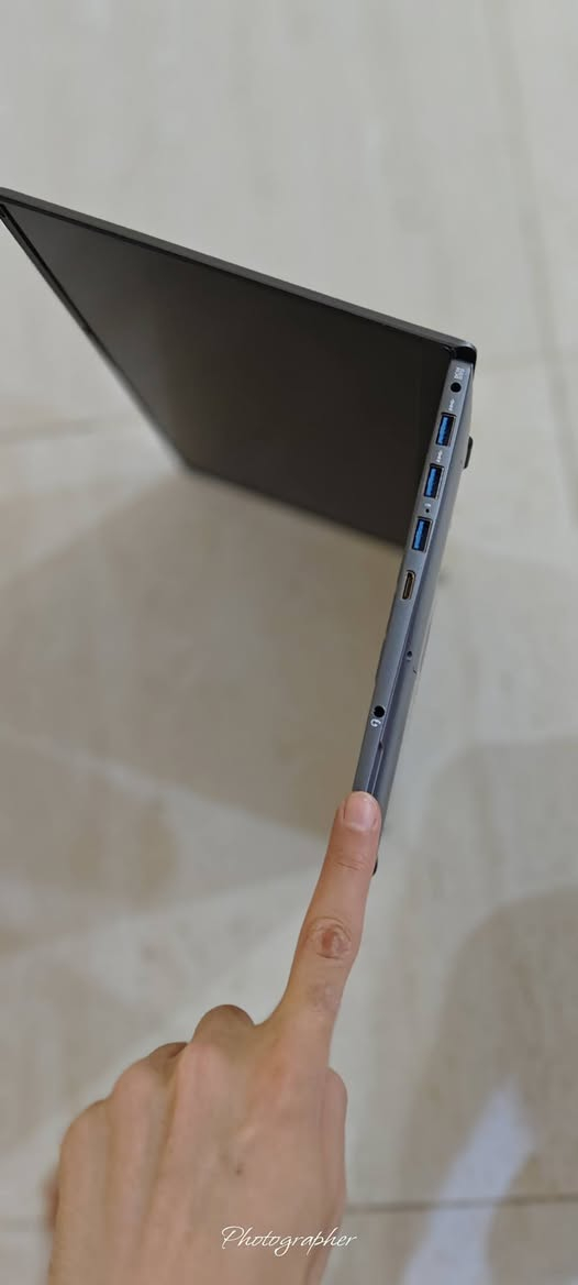 للبيع: لابتوب NEXSMART ANL5 بحالة ممتازة ومواصفات قوية
فرصة مميزة لاقتناء جهاز لابتوب عملي وأنيق، يجمع بين الأداء المستقر والتصميم العصري، مناسب جداً للأعمال المكتبية، الدراسة، والتصفح اليومي.
المواصفات التقنية التفصيلية:
الموديل: NEXSMART ANL5
المعالج: Intel(R) Celeron(R) N5095A بتردد 2.00GHz
الذاكرة العشوائية (RAM): سعة كبيرة 16 جيجابايت، مما يضمن سرعة عالية في تعدد المهام والتطبيقات
بطاقة الرسوميات: Intel(R) UHD Graphics
مساحة التخزين: 477 جيجابايت
نظام التشغيل: Windows 11 Home Single Language
نوع النظام: x64-based PC
مميزات إضافية:
نظام أمان متطور: الجهاز مزود بمستشعر بصمة لضمان حماية بياناتك وسهولة وسرعة تسجيل الدخول.
تصميم أنيق مع لوحة مفاتيح كاملة.
الجهاز تم اختباره والتأكد من كفاءته التشغيلية.
نظام تبريد وتصميم هيكلي متين. بغداد, العراق


**إذا كنت صاحب هذا الإعلان وتريد حذفه لأي سبب، رجاءا أرسل رسالة إلى الدعم الفني**