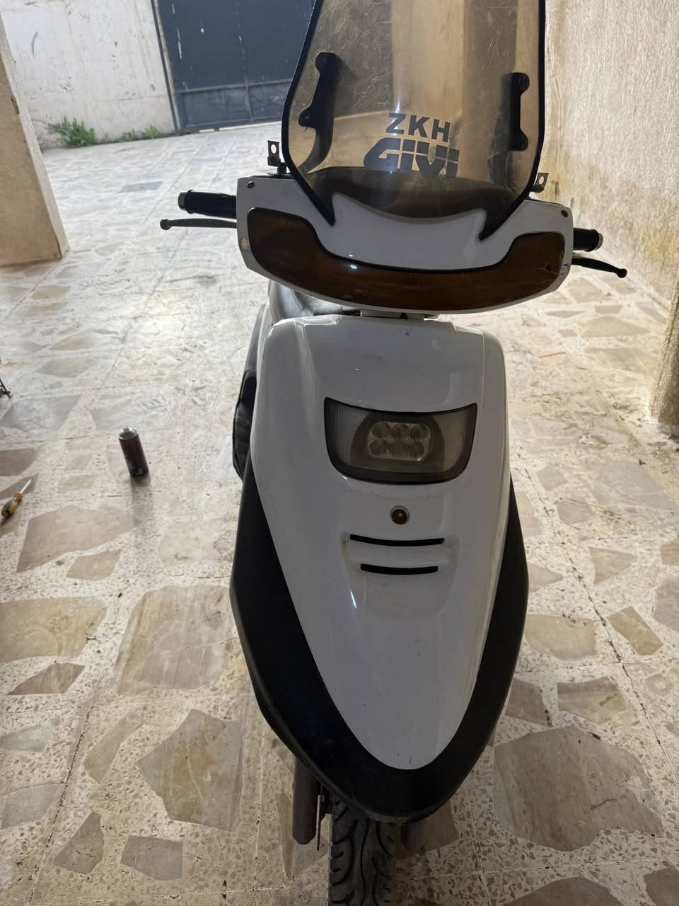 للبيع فقط فراشة فضائي ياباني بيها نقوصات بسيطة سعرها ٣٢٥ قفل من الاخير.دراجة محرك خير من الله ***********
