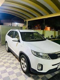 سورنتو. خليجي 2015  رقم بغداد 6 سلندر  باقي التفاصيل 07817783303