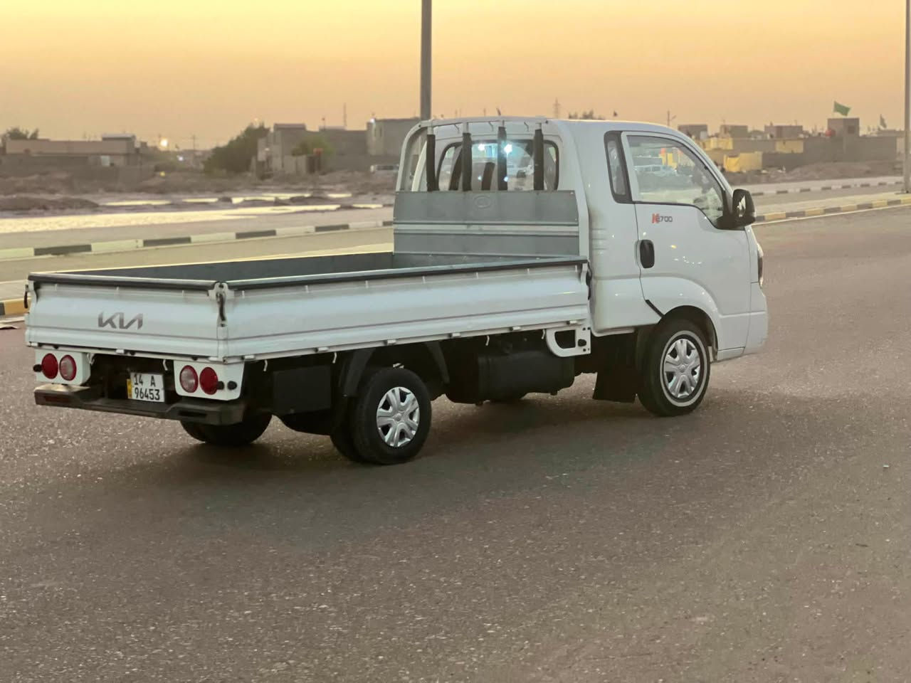 سلام عليكم كيا بنكو مديل 2023 مفتوح محرك 2700 مكفوله كفاله عامه كير تبريد تدفئه حداديه كله جديد ما متعوبه السياره بعدهي جديده ع البلاد  السياره بأسمي ثاني يوم التحويل الرقم بصره جديد الدولي السعر 150  مكان السياره البصره ‭***********‬
