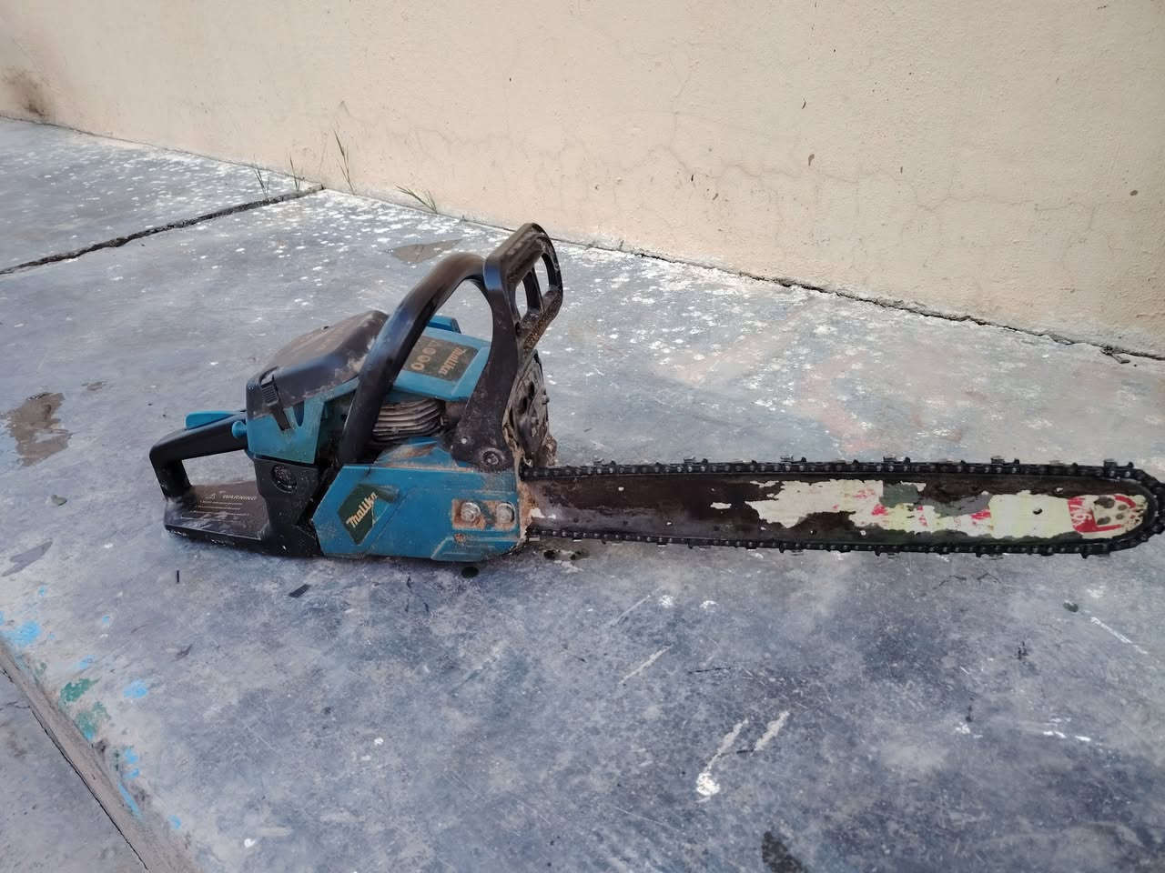 السلام عليكم ورحمة الله وبركاته
منشار بانزين للبيع شغال شرط الفحص السعر 70 ألف
هاتف ***********
