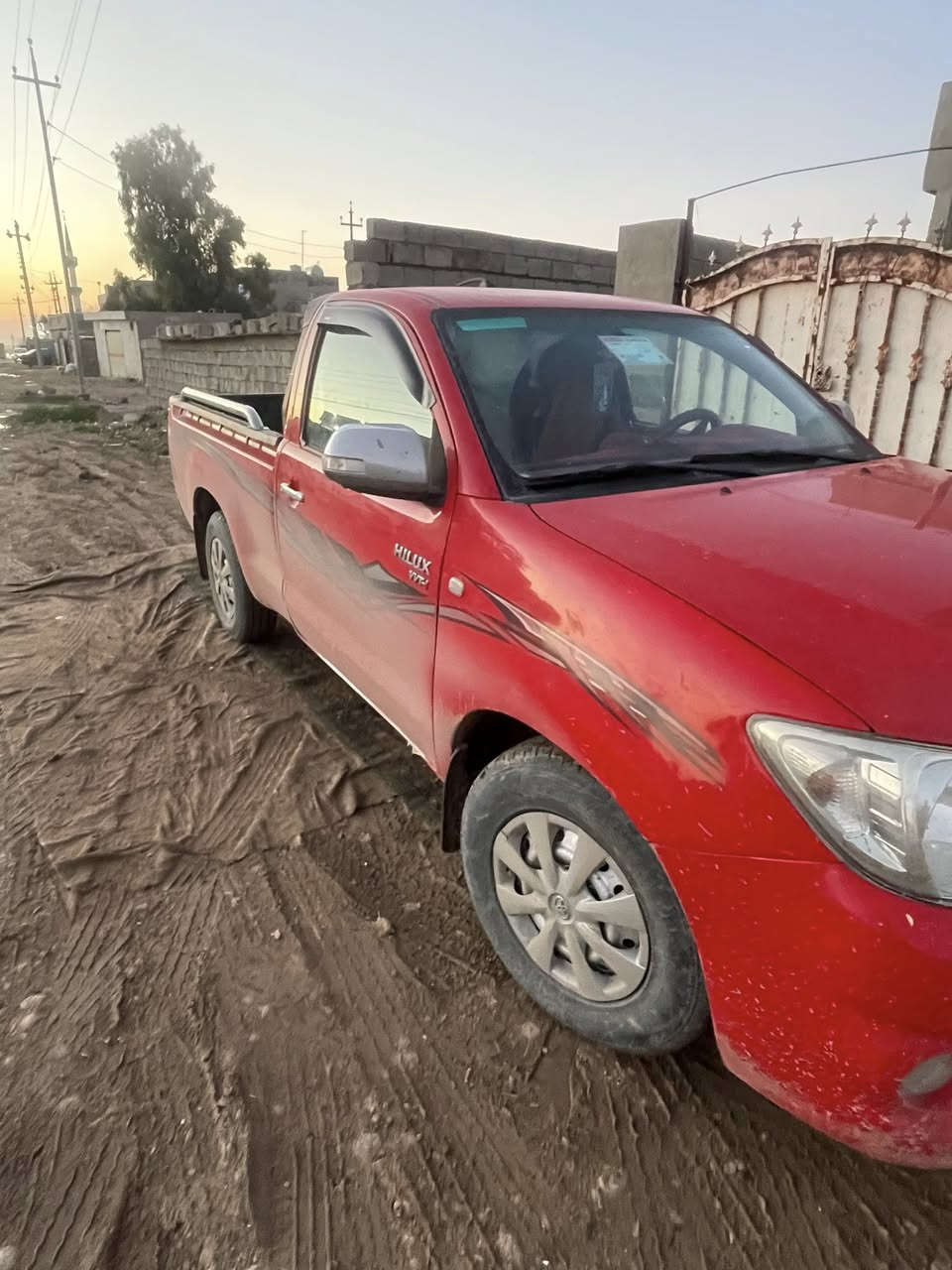 السلام عليكم تويتا هيلوكس سعودي مديل 2010  صبق براس الجاملق  السياره بسم راعيا لستفسار واتساب ***********
