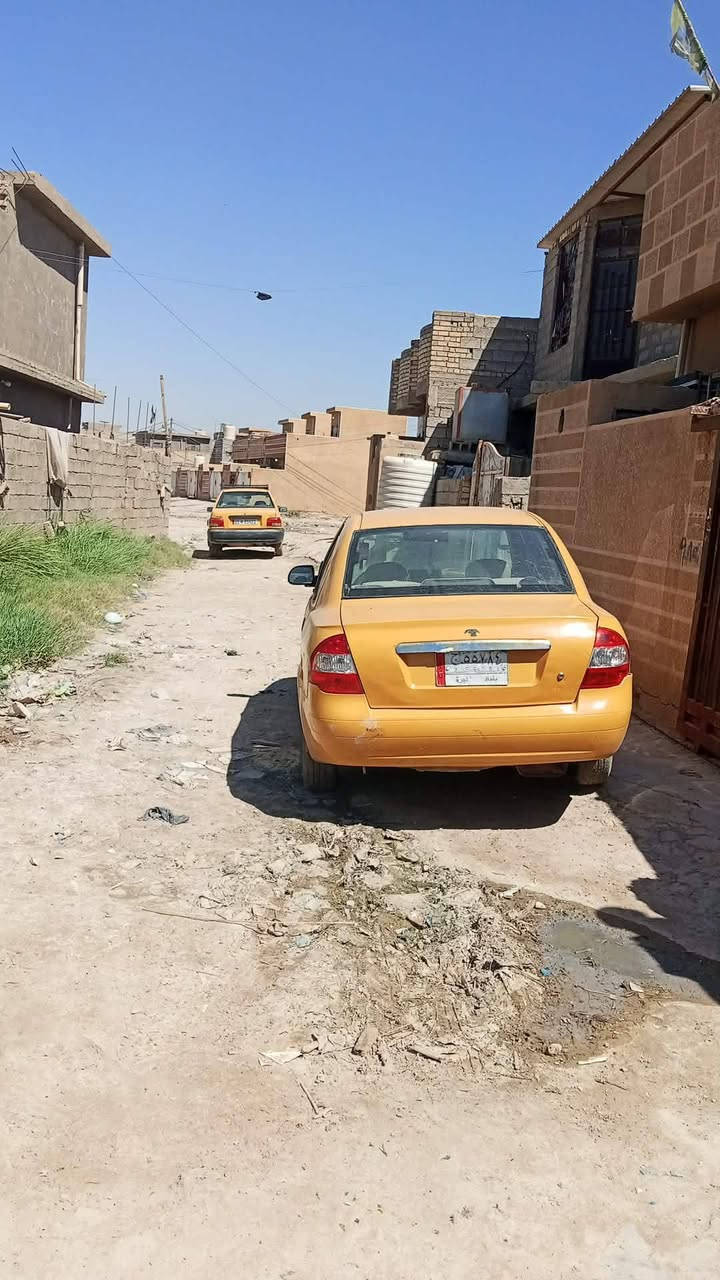 السلام عليكم اليوم عندي عرض خاص لذوي الدخل المحدود والامكانيه القليله واحسن ماگاعد ايجار هذا بيت بسعر مناسب المساحه الكليه ٩١م الواجهه ٦ونص والنزال ١٤م متكون من غرفة نوم وصاله ومطبخ واسقبال والصحيات سند ٢٥ وصاحب العقار الاصلي بنفس المنطقه علما السقف سندويچ بنل  السعر ٢٥مليون وبيه مجال قليل الموقع بغداد جسر ديالى الجديد الكرغوليه سدة جبور قبل معمل ابو غزوان القديم تفاصيل اكثر الاتصال على الرقم ***********بيه واتس
