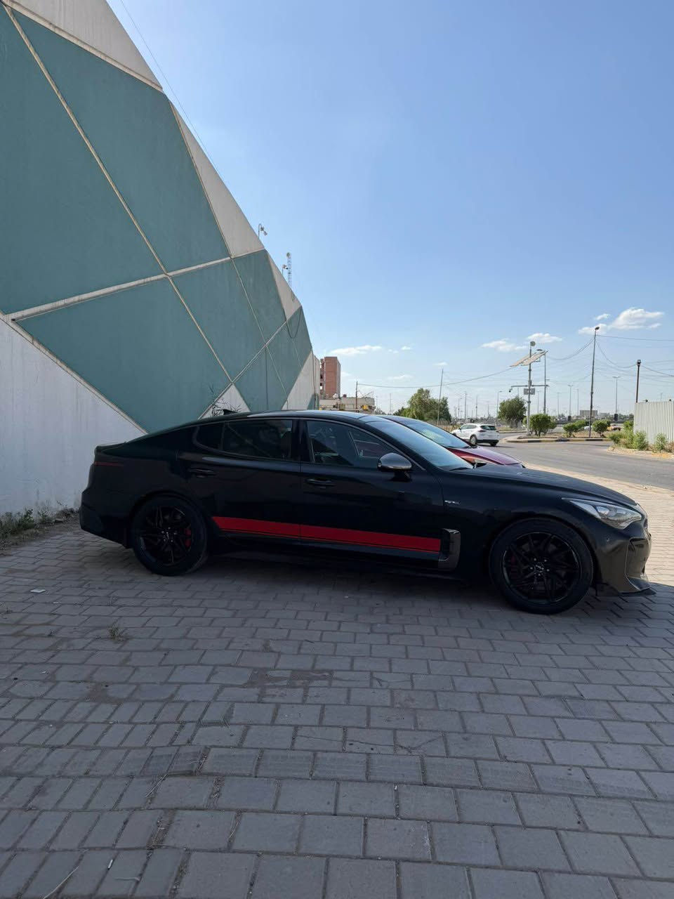 السلام عليكم 
للبيع kia stingar 
موديل 2022 
معوقين 
محرك 2500 تيربو 
Gt  فول مواصفات 
سيرفس كامل وما بيها اي شي جاهزه من كل النواحي 
حادثه نفس ممبين بالصور 
السعر ١٥٠$ وبيها مجال  
للتواصل *********** بغداد, العراق
