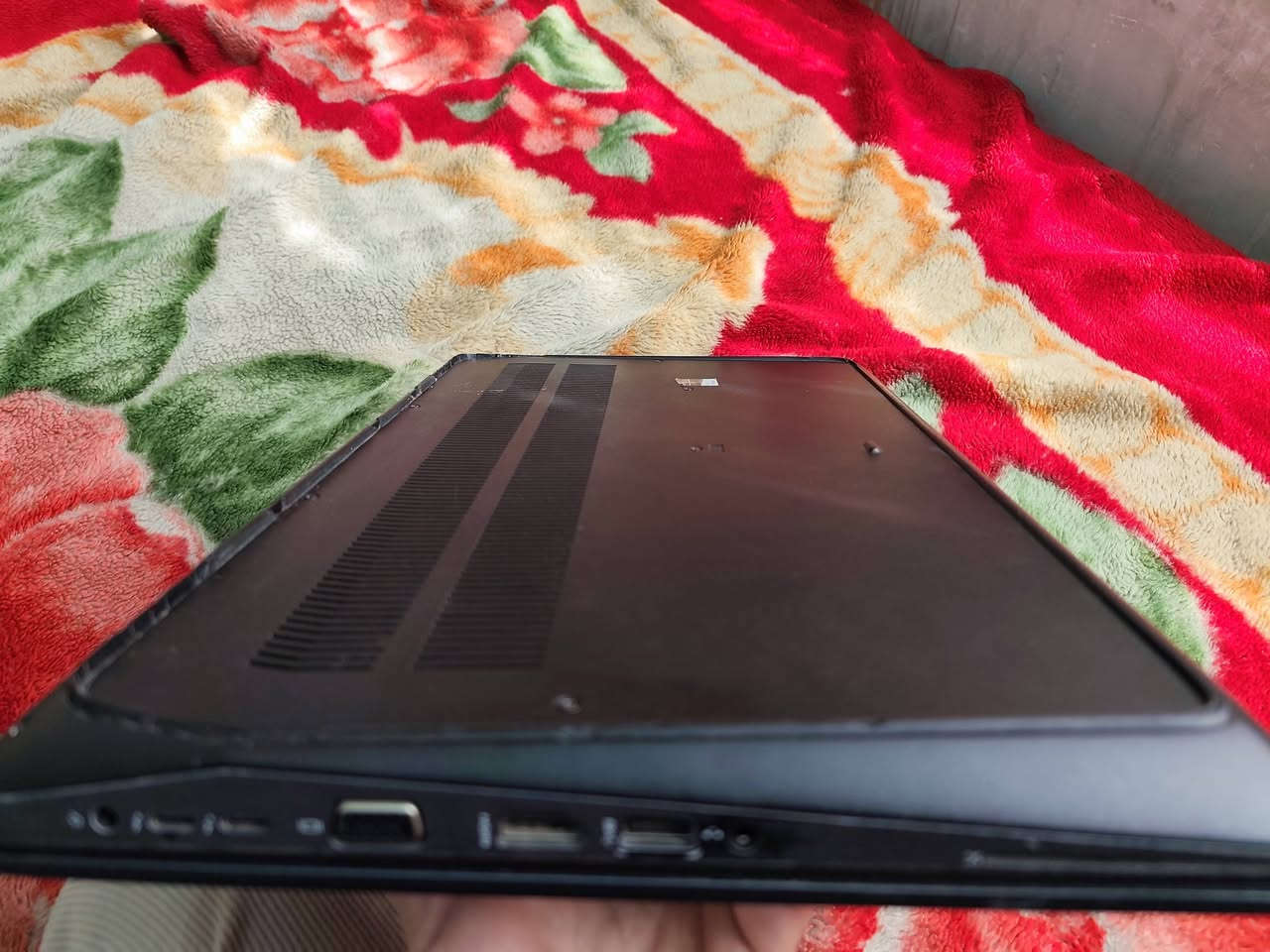 💻 HP ZBook 17 G3
المواصفات:

معالج i7-6820HQ

رام RAM 24G ddr4

ذاكرة1.4T
(مشتريلة 1T ssd)

شاشة كبيرة ومريحة

الأداء:يشغل ألعاب متوسطة و ممتاز للعمل

الحالة:

شغال 💯 

نظافة 💯 

بس مشكلة 1 بي 
كرت خربان فقط الجهاز باقي شغال

استخدام شخصي

💰 السعر: 420 (قابل للتفاوض البسيط)📍 الموقع: (بابل٫المهندسين)


**إذا كنت صاحب هذا الإعلان وتريد حذفه لأي سبب، رجاءا أرسل رسالة إلى الدعم الفني**