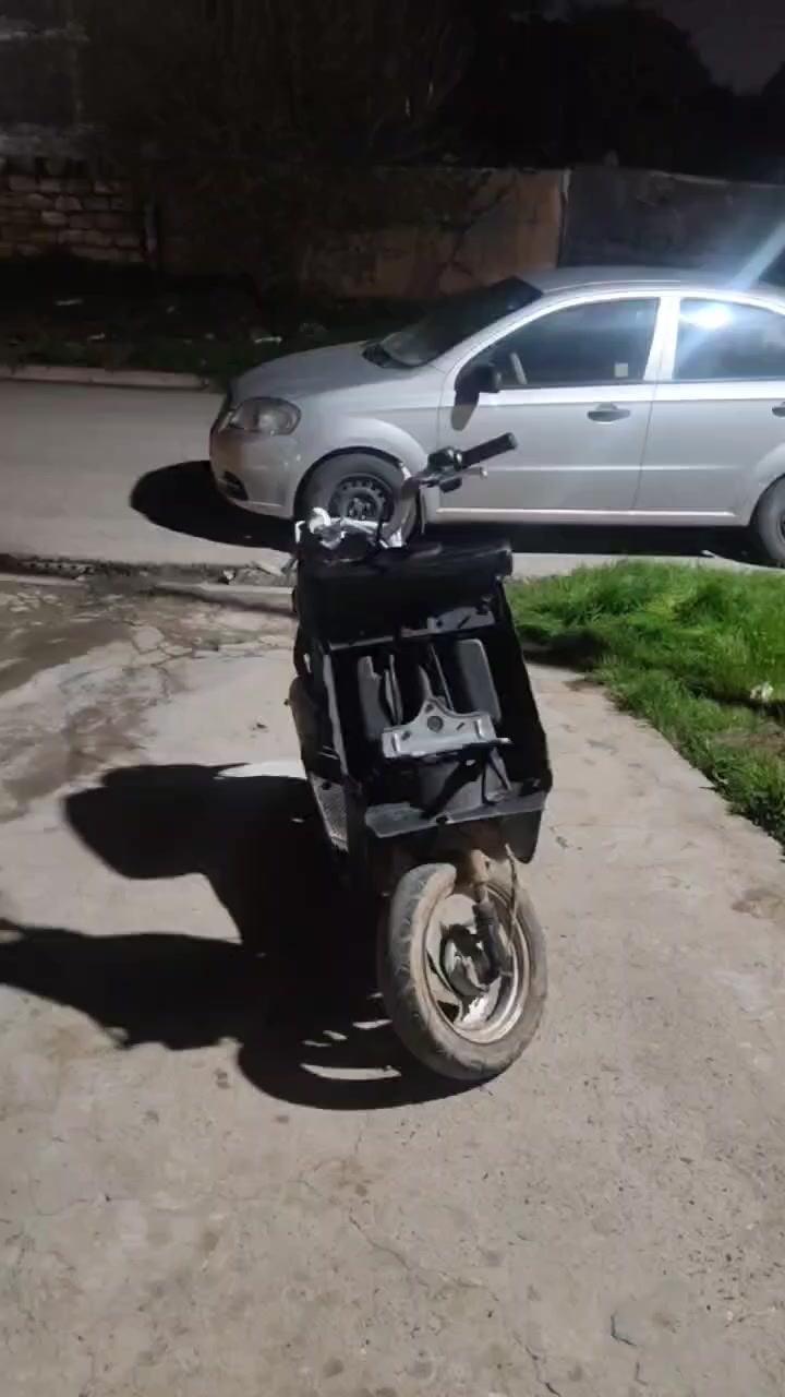 ماطور بزون ما ناقصو اي شي بانزين دهن و دوس و اطلع و هاي كدام العين تعميره جديده مكان شقق الخضراء
السعر:75 وبي مجال للطيبين 
الرقم: ***********
