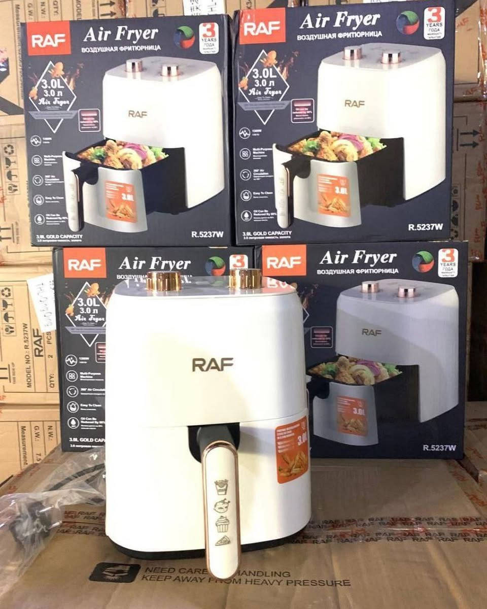 مقلاة راف الهوائية سعة 3 لتر - #الاصلي المنشأ ألماني🇩🇪💯

الأداة المثالية لعشاق الطعام اللذيذ والراغبين بالطهي الصحي. تتيح لك هذه المقلاة الهوائية تحضير أطباقك المفضلة بأستخدام كمية قليلة من الزيت أو بدونه،
مع الحفاظ على قرمشتها وطعمها اللذيذ. بفضل سعتها الكبيرة التي تبلغ 3 لترات، تُعد هذه المقلاة الهوائية مثالية لجميع أفراد الأسرة 

قلي صحي: حضّر أطباقًا لذيذة بنسبة دهون أقل تصل إلى 80% بفضل تقنية الهواء الساخن. استمتع ببطاطس مقلية مقرمشة، ووجبات خفيفة مقرمشة، ودجاج شهي، وغيرها الكثير، دون الحاجة إلى زيت زائد.

سعة كبيرة 3 لترات: تُسهّل هذه السعة الكبيرة تحضير وجبات لعدة أشخاص. مثالية للعائلات أو لتحضير كميات كبيرة.

تحضير سريع: مع محرك قوي بقوة 1300 واط، يصبح طعامك جاهزًا في دقائق. لا مزيد من أوقات الانتظار الطويلة!

درجة حرارة ومؤقت قابلان للتعديل: مع تحكم قابل للتعديل في درجة الحرارة ومؤقت عملي، يمكنك التحكم الكامل في تحضير أطباقك. تصميم صغير وأنيق: تتناسب مقلاة راف الهوائية البيضاء تمامًا مع أي مطبخ، بفضل تصميمها العصري والموفر للمساحة.

سهلة التنظيف: بفضل السلة القابلة للإزالة والسطح غير اللاصق، يسهل تنظيف هذه المقلاة الهوائية بسرعة.

خالية من روائح الزيت: بفضل استخدام كمية قليلة جدًا من الزيت، لا داعي للقلق بشأن الروائح الكريهة في مطبخك

#الاصلي المنشأ ألماني🇩🇪💯

السعر خااص
🚘 يوجد خدمة توصيل لجميع محافظات العراق ٤ الاف 🚘


**إذا كنت صاحب هذا الإعلان وتريد حذفه لأي سبب، رجاءا أرسل رسالة إلى الدعم الفني**