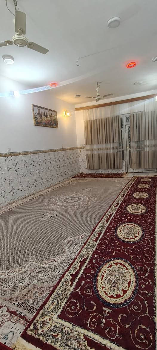 تم اعادة النشر
دار للبيع دولان ملك صرف في حي النهضة الثالثة ، شارع مدرسة الاكرمين
يحتوي البيت على ثلاث غرف نوم و صالة و استقبال ومطبخ وحمام داخلي ، و صحيات خارجية

مساحة البيت 206م 

علماً أن الدار مطلوب للاسكان 10 مليون تزديده الشهري 76 ألف 

للمزيد من المعلومات اتصال على

***********
