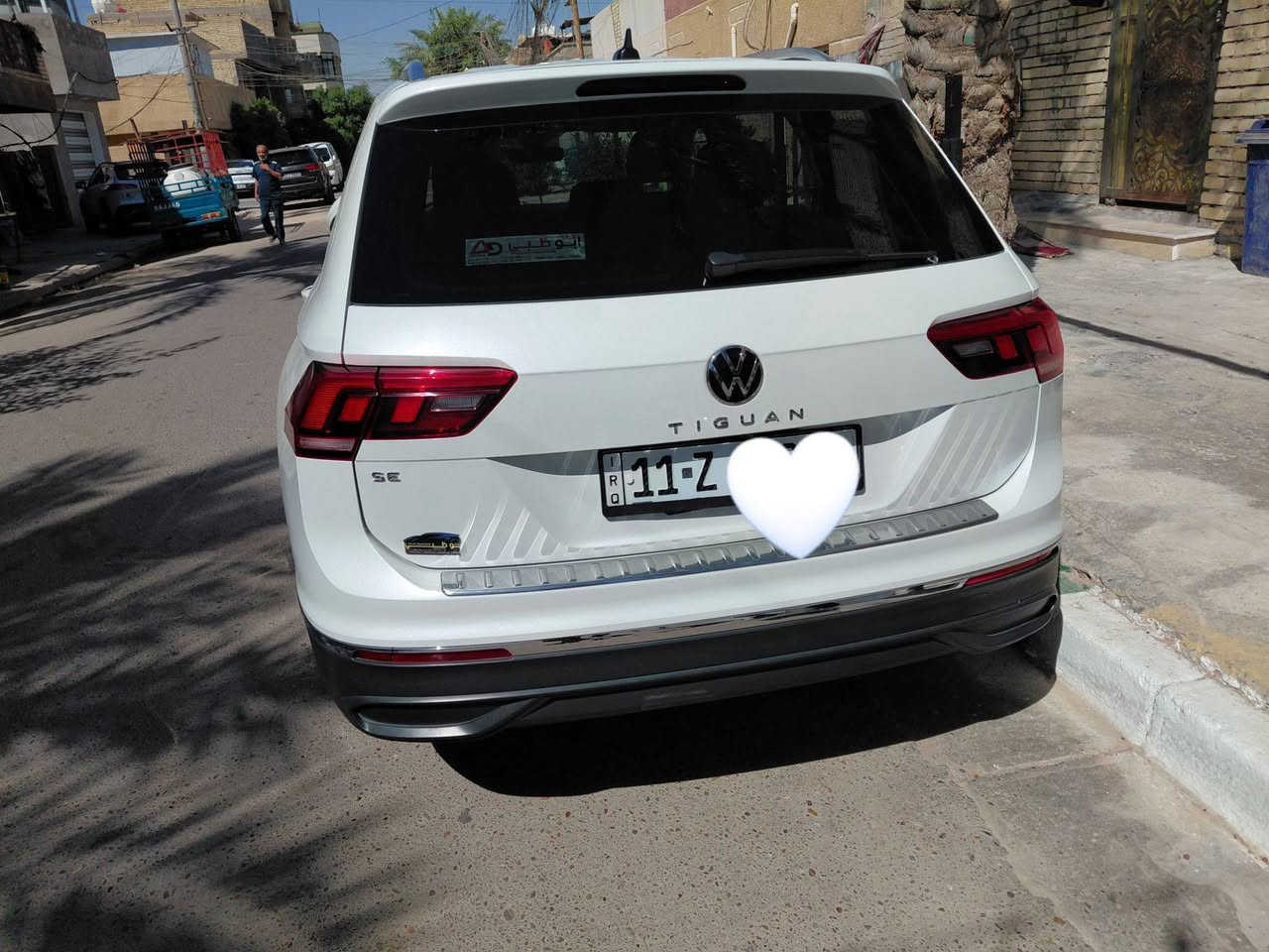 السلام عليكم ورحمة وبركاته
فولكس واكن تيغوان  TIGUAN
2023 وارد أمريكي
بدون حادث كلين تايتل 
7راكب
لوم ابيض رقم بغداد 
السيارة مال بيت 

مواصفات سقف بانورامي
الكاميرا الخلفية كاميرا 360
التحكم على المنحدرات فتحة السقف تدفئة المقاعد
مستشعر وقوف شاشة مثبت السرعة
بصمة ه وىادة هوائية
نظام المفتام الذكي المصابيح الأمامية ليد
مصابيم زينون الأمامية كشافات ضباب
رادار AWD
السعر 210      الرقم (*********** )
