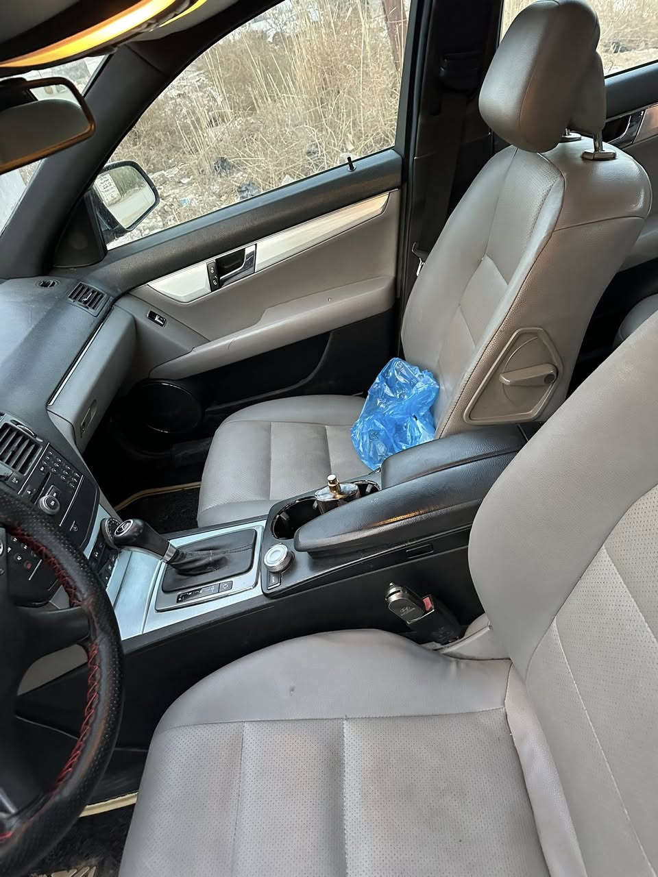 السلام عليكم
مارسدس AMG مديل 8 C300 بلاديه بدون تحديث 
حزام جماليه وحادث جاملغ فقط 
محرك كفاله 
كير كفاله 
تبريد كفاله 
كهربائيات كفاله 
فول مواصفات 
تبريد قطعتين 
تحكمات 
شاشه 
كأمره 
أناره داخليه 
منضومه زنون 
أشاير بل مري 
كراسي كهربائيه 
بعد هواي مواصفات بيه 
السعر 120 
مكان السياره بل دوره 
بيع او مراوس 
***********
