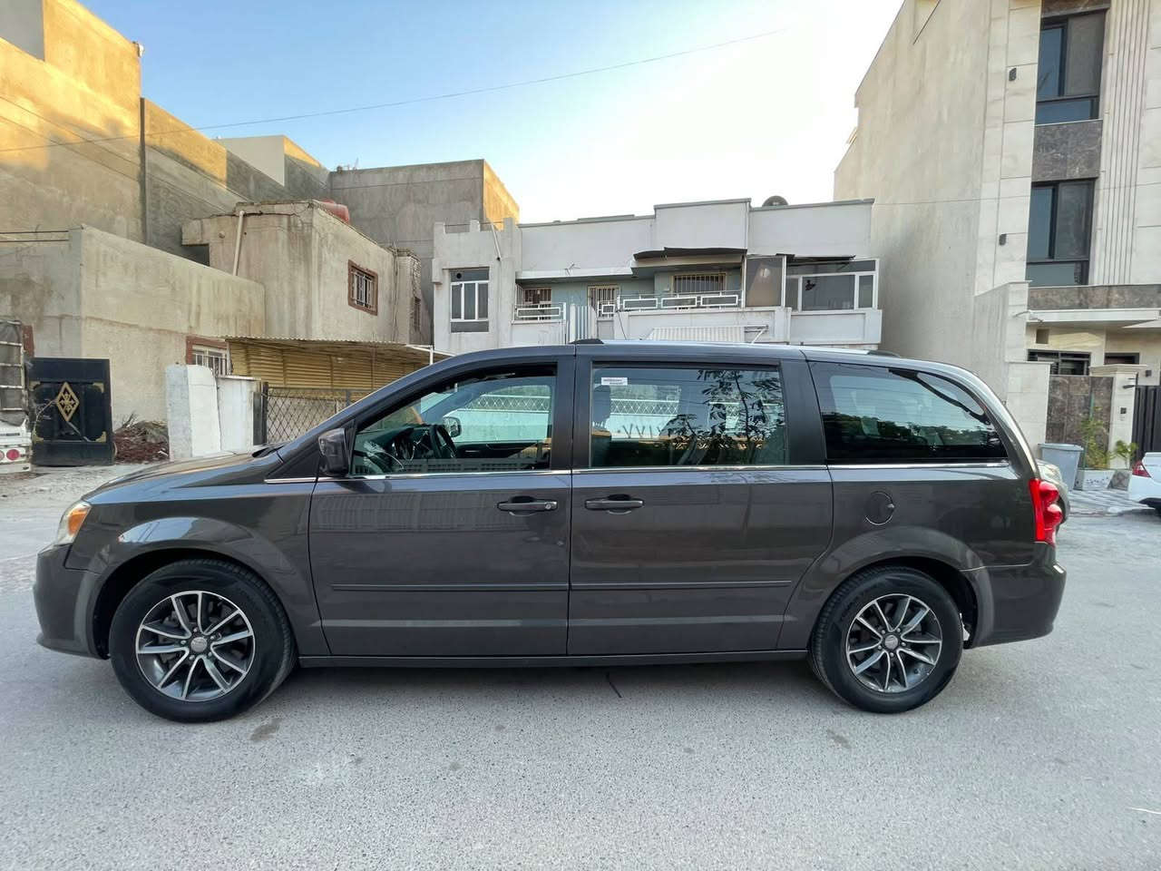 موديل ١٧ فئة sxt رقم أربيل سنويه إلى ٢٠٢٩ كلين بيه جاملغ خلفي صبغ مأشر بلاحمر طخه بسيطه بدون دواخل مكان السياره بغداد اتصال واتس اب ***********
