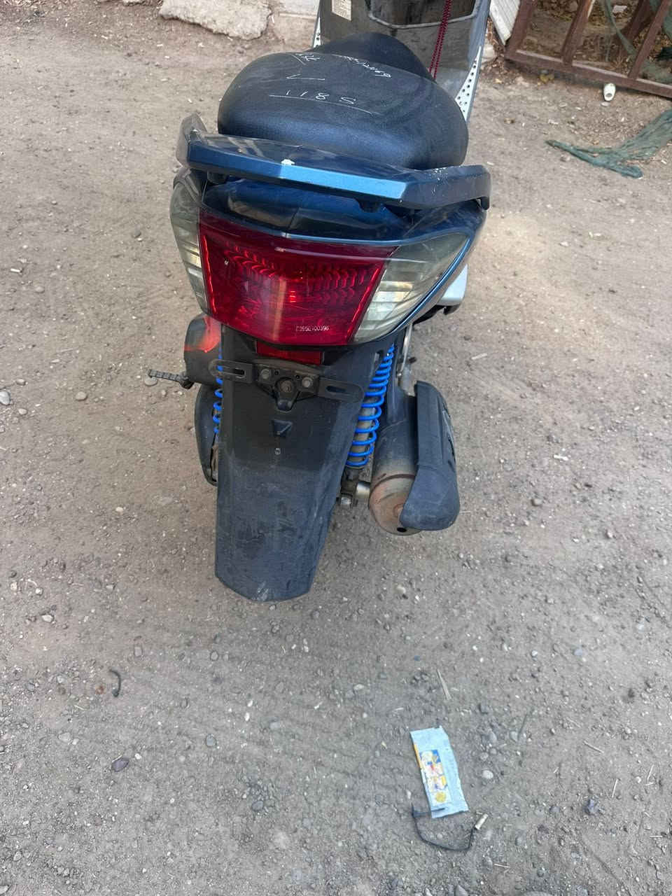 السلام عليكم دراجه سكنس فحل نوزل دراجه قبل شهر ماخذهه من الرمبه اي نقص مابيه جديده الله شاهد مكانه شارع فلسطين دراجه رايده 700 رقم.   ***********
